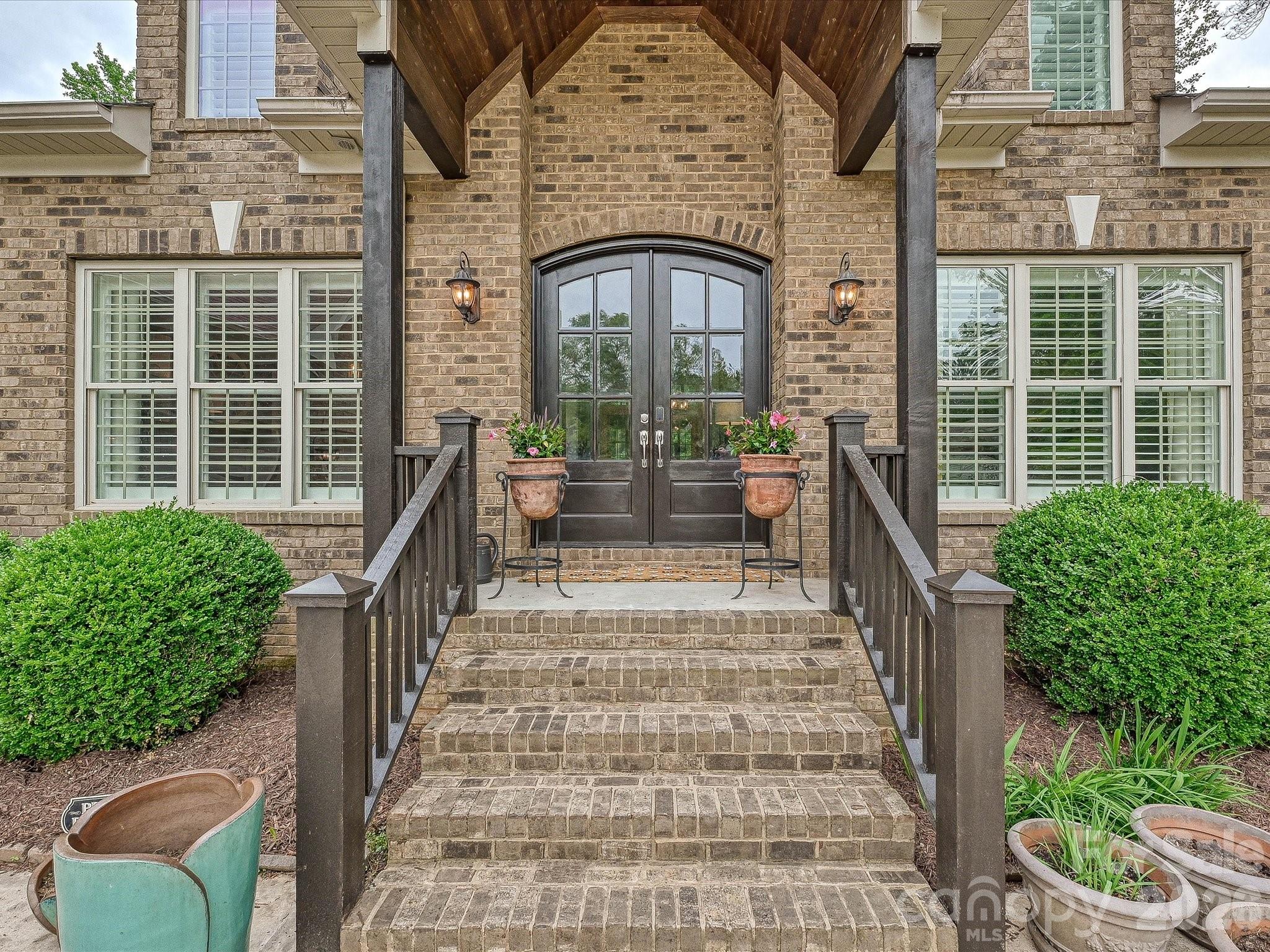 124 Cottage Creek Court — York