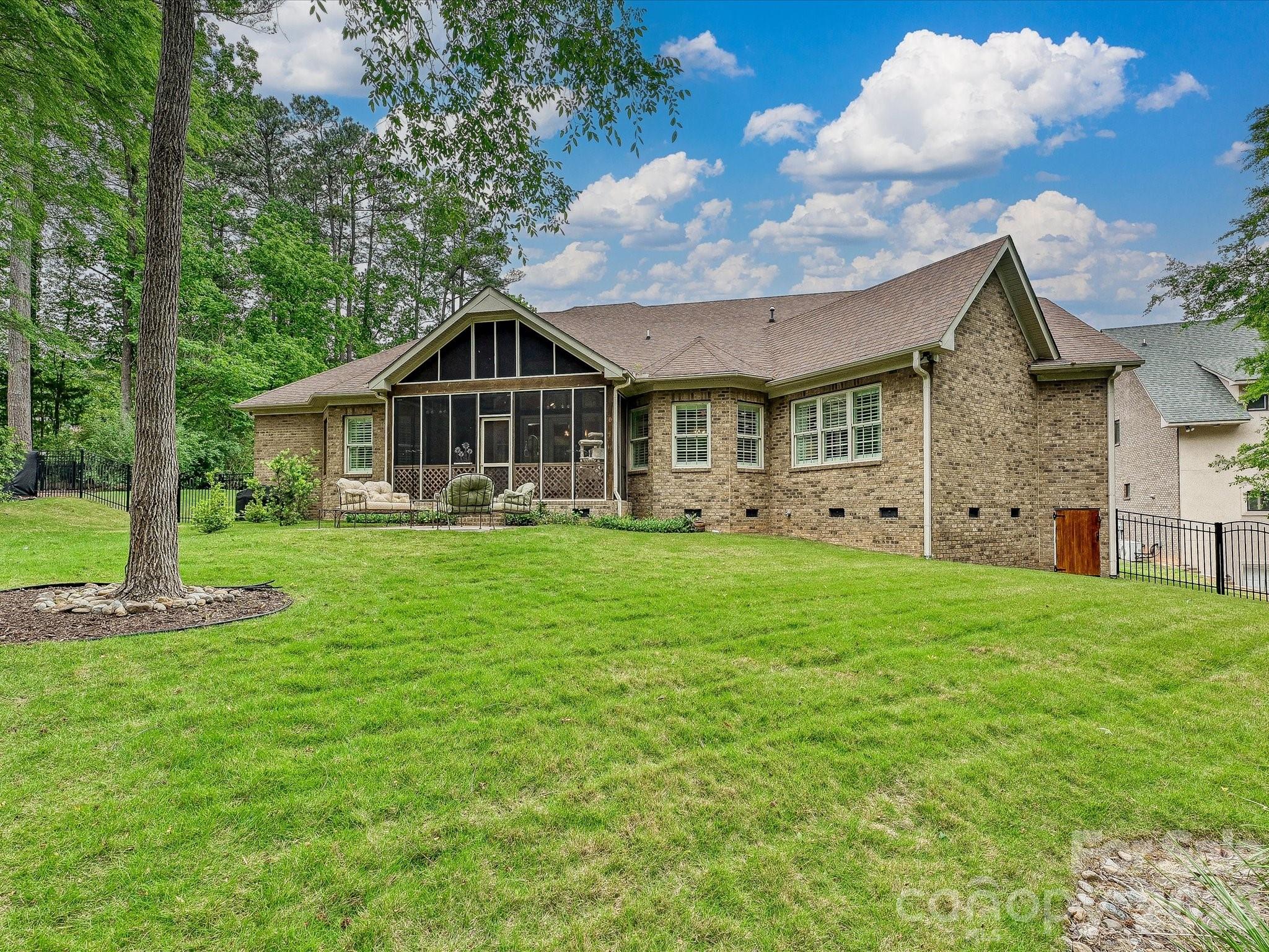 124 Cottage Creek Court — York