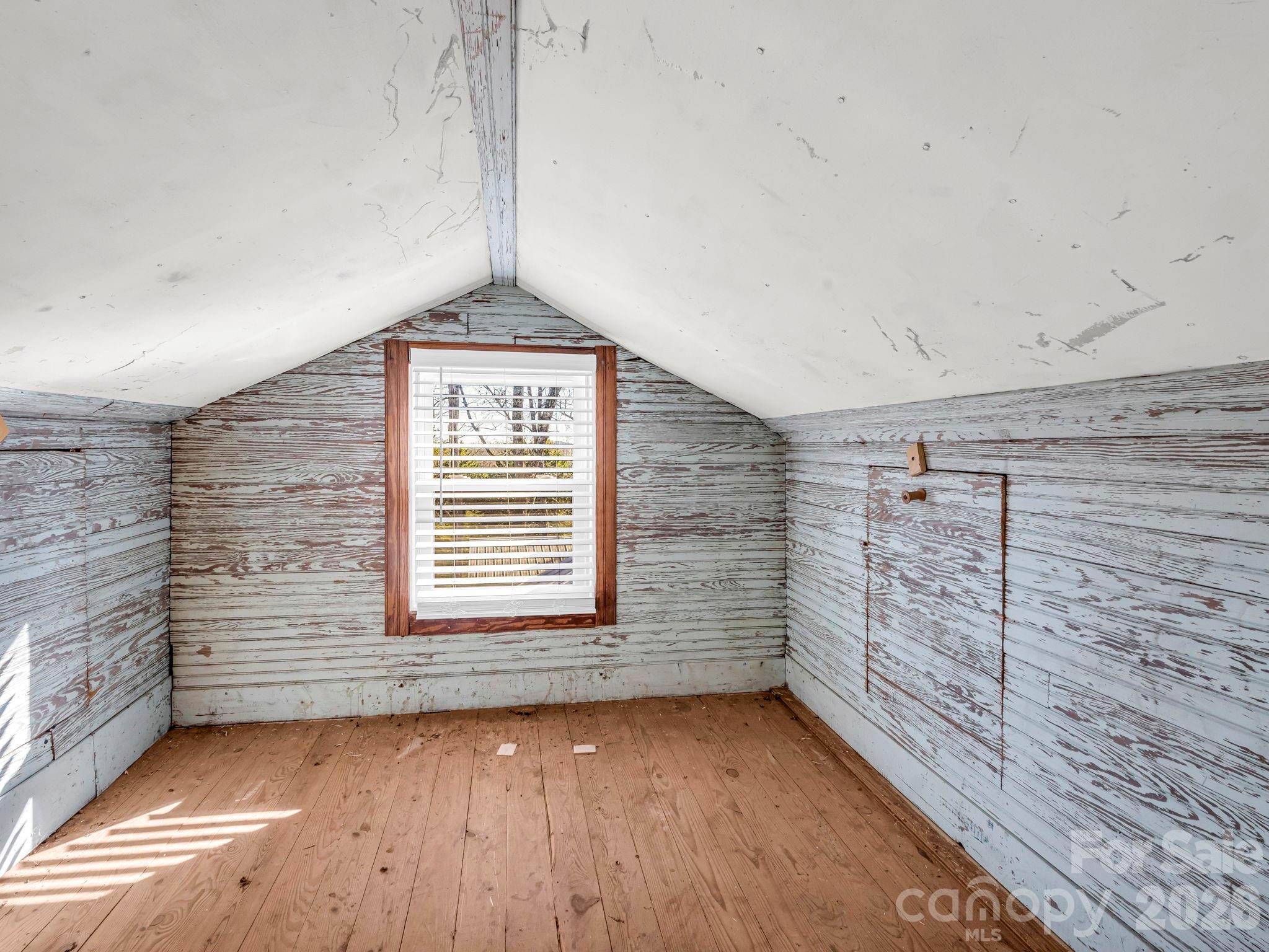 620 Smith Waldrop Road — Columbus