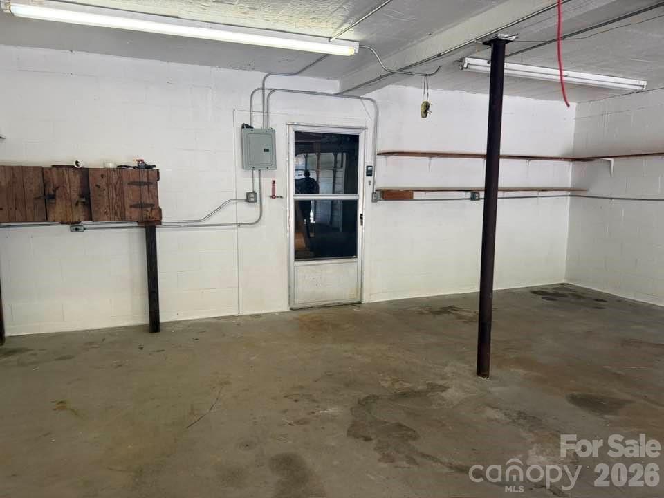620 Smith Waldrop Road — Columbus