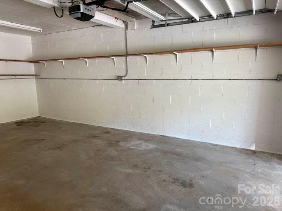 620 Smith Waldrop Road — Columbus