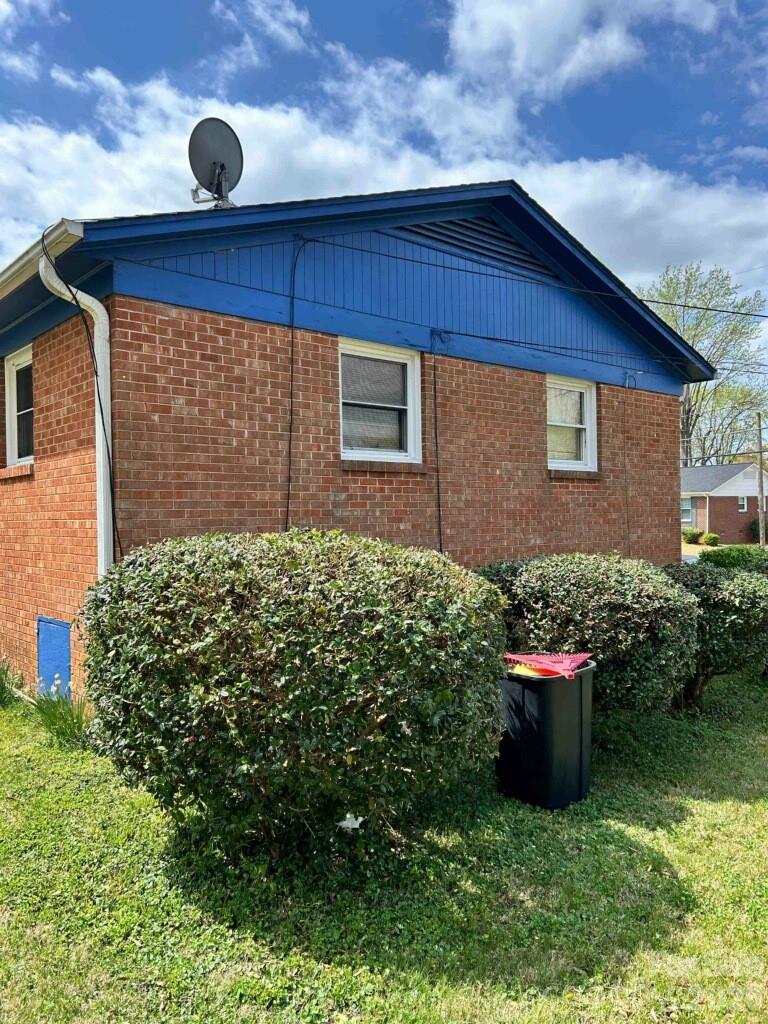 2404 Larkspur Drive — Greensboro