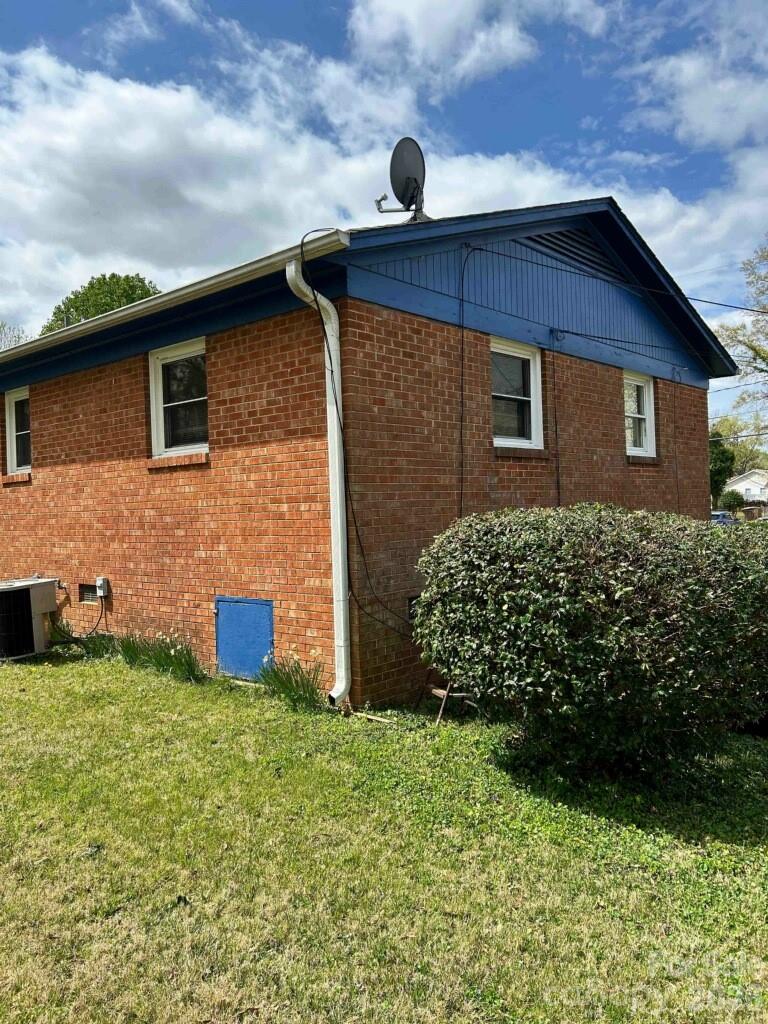 2404 Larkspur Drive — Greensboro