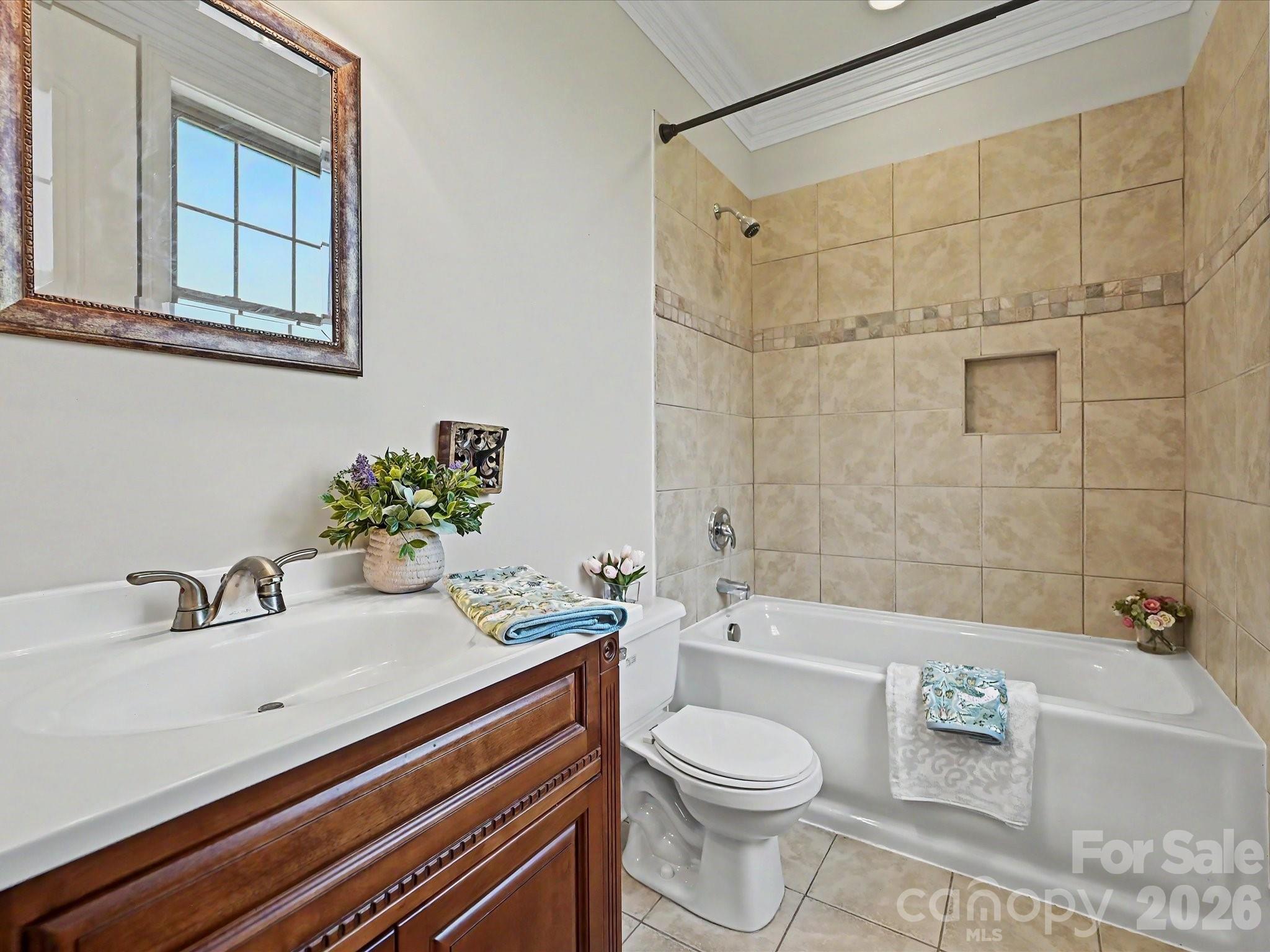 275 Palm Cove Way — York