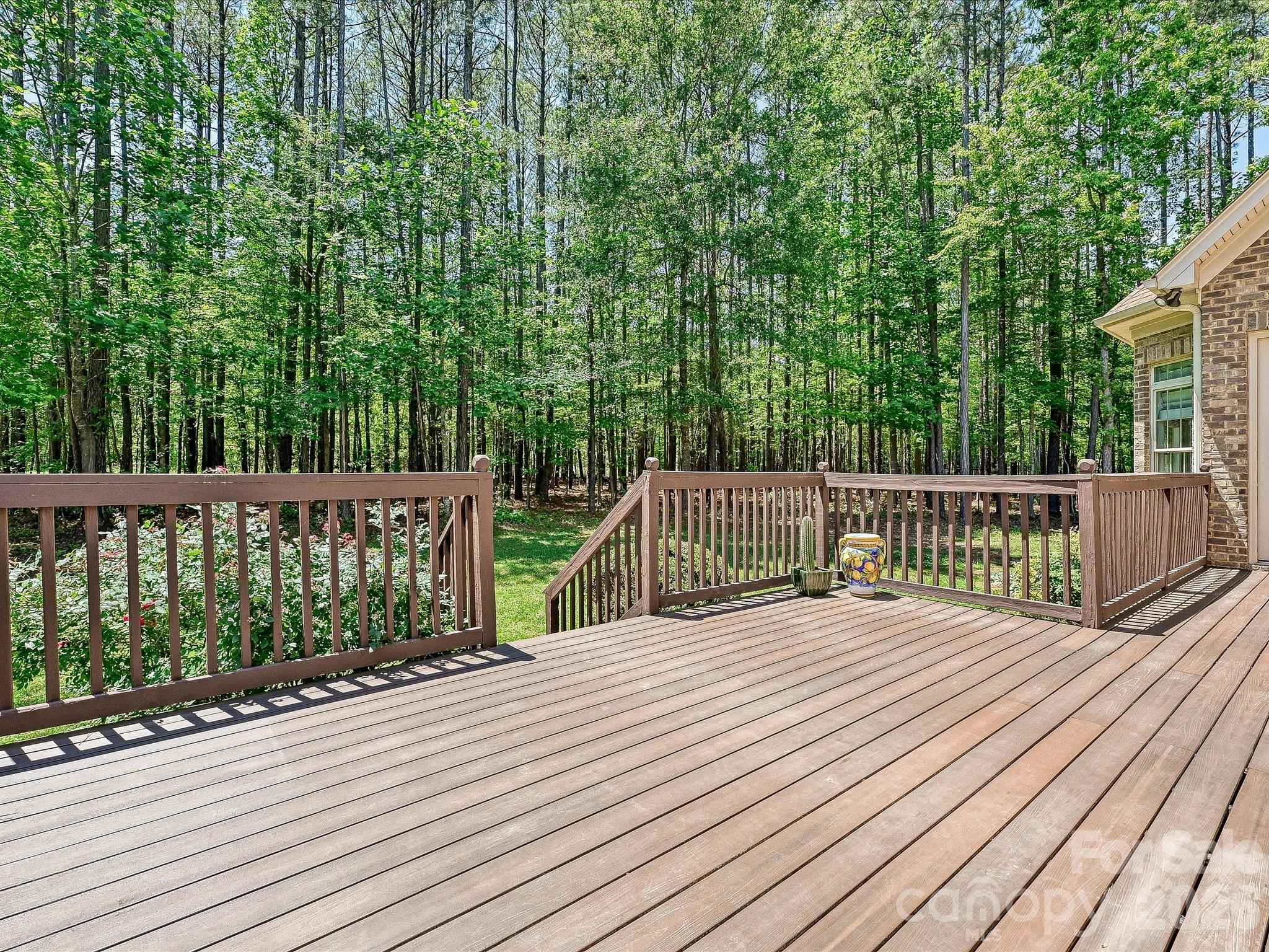 275 Palm Cove Way — York