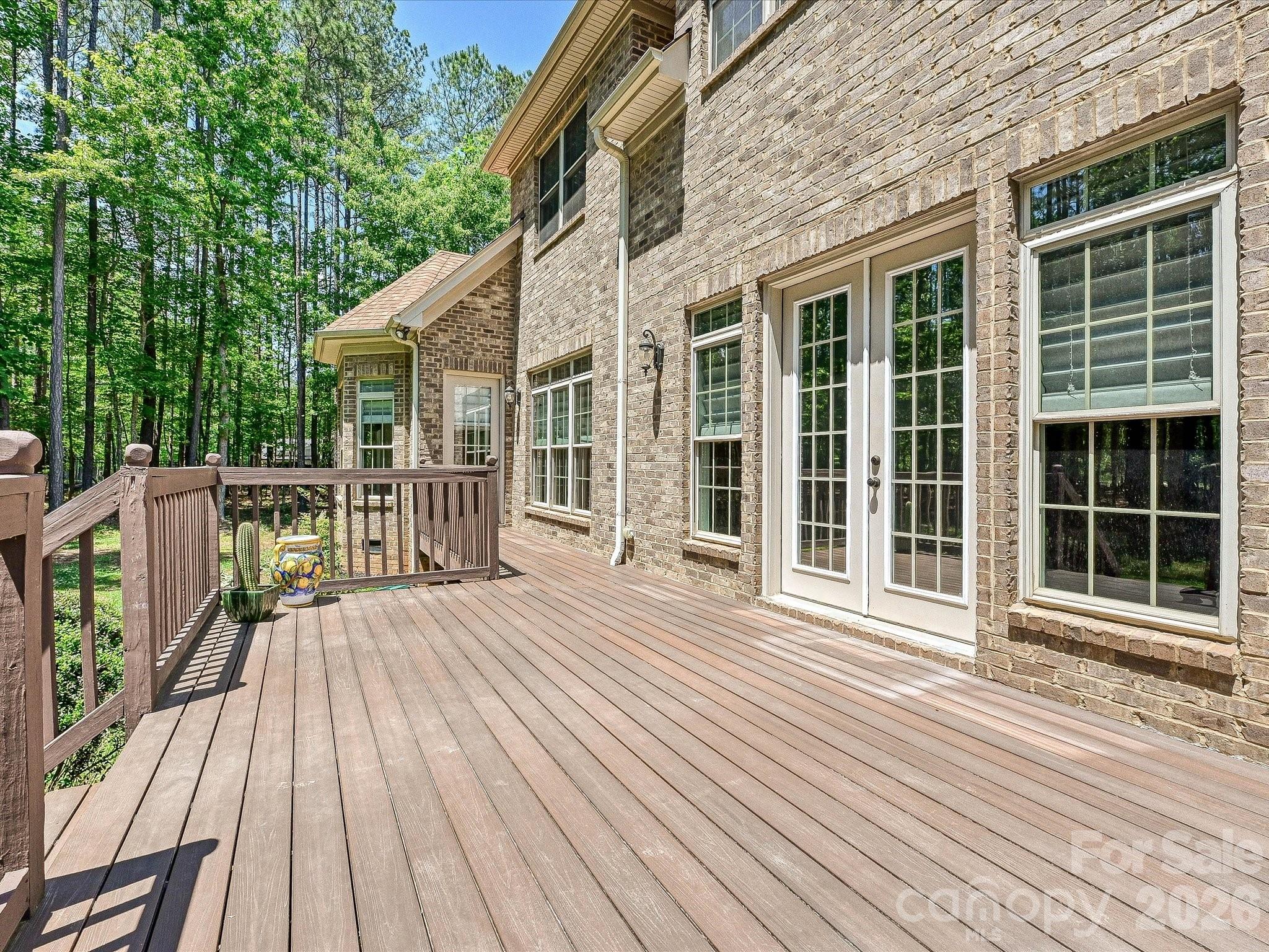 275 Palm Cove Way — York