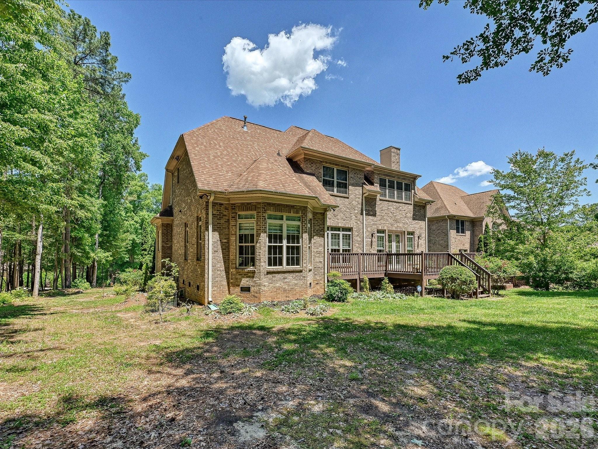 275 Palm Cove Way — York