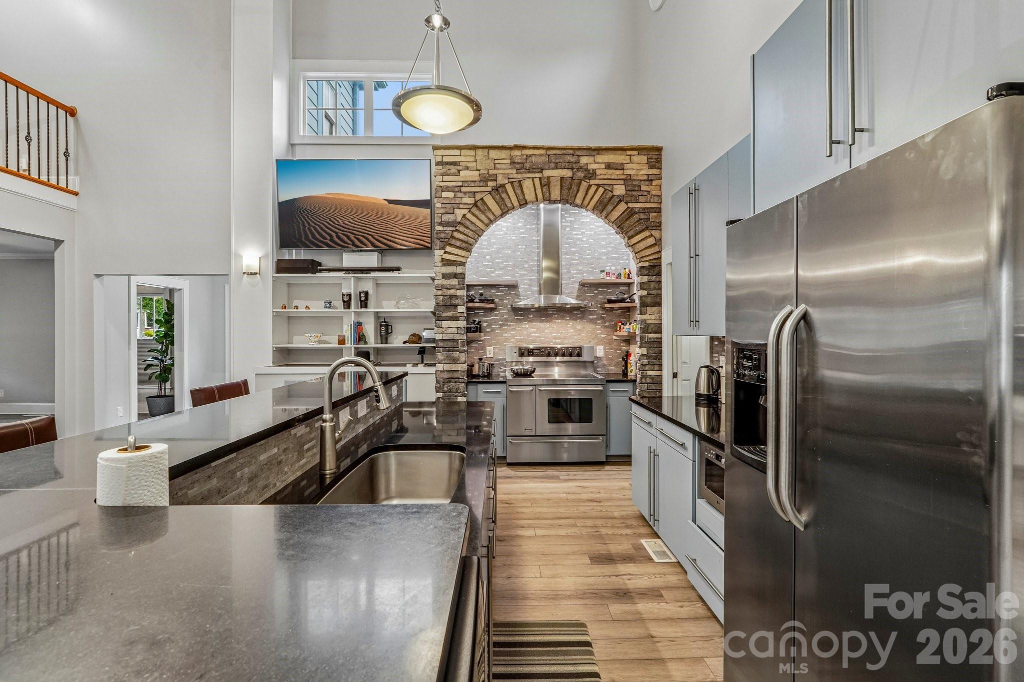 611 E 37th Street — Charlotte