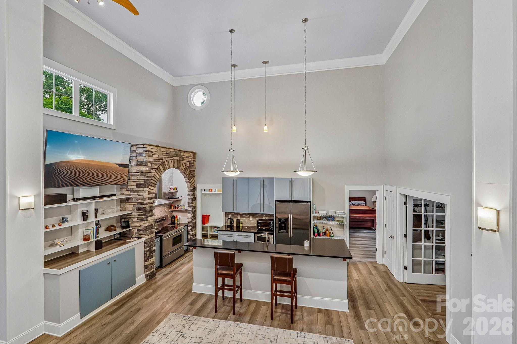 611 E 37th Street — Charlotte