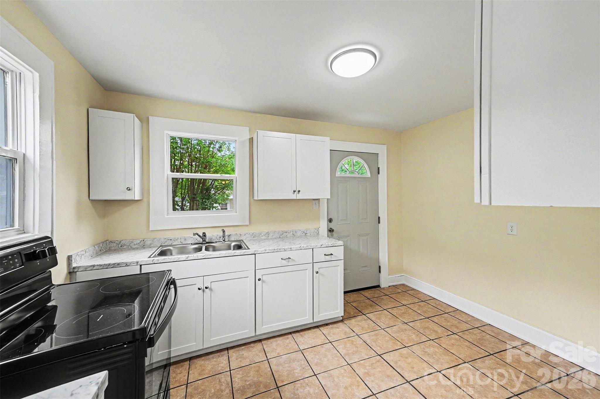 823 Lincolnton Road — Salisbury