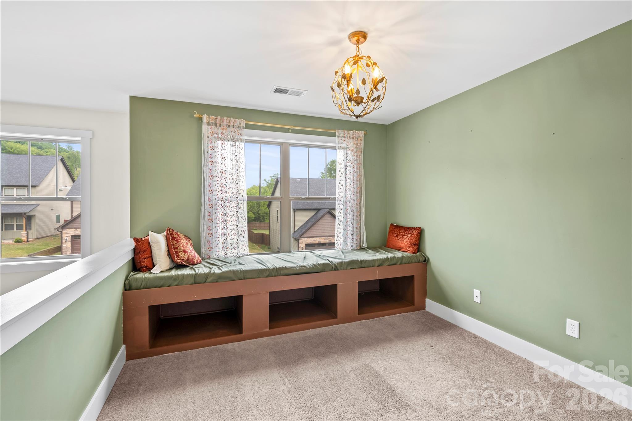 4 Henbit Way — Arden