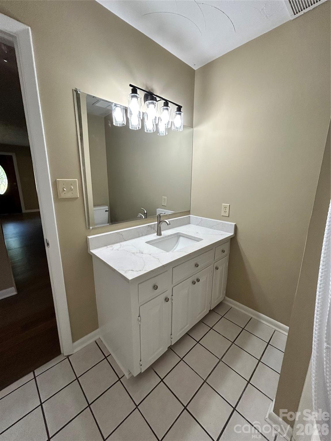 1162 Broadway Street #1162 Broadway St — Claremont