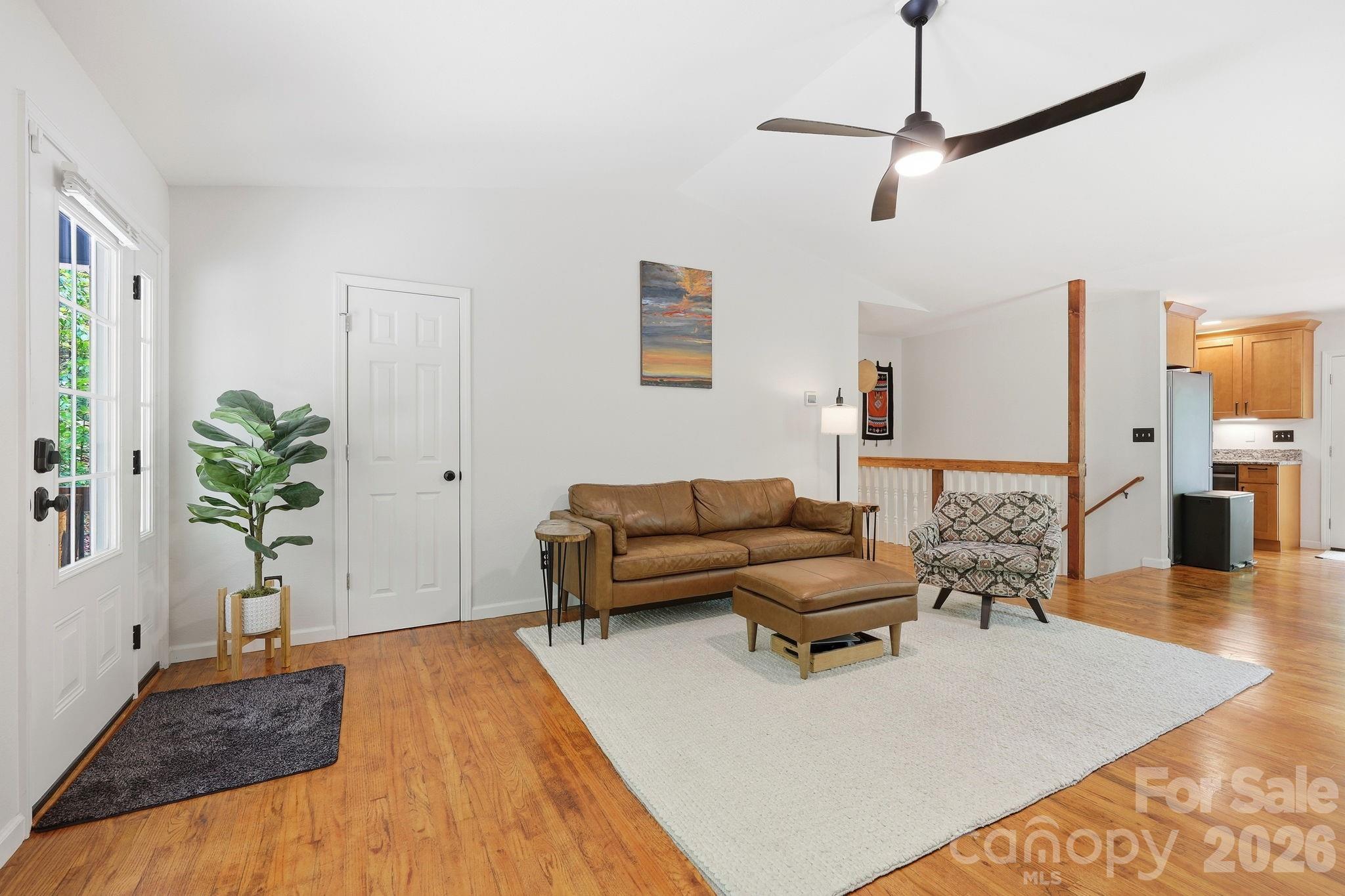 302 Rich Mountain Road — Flat Rock