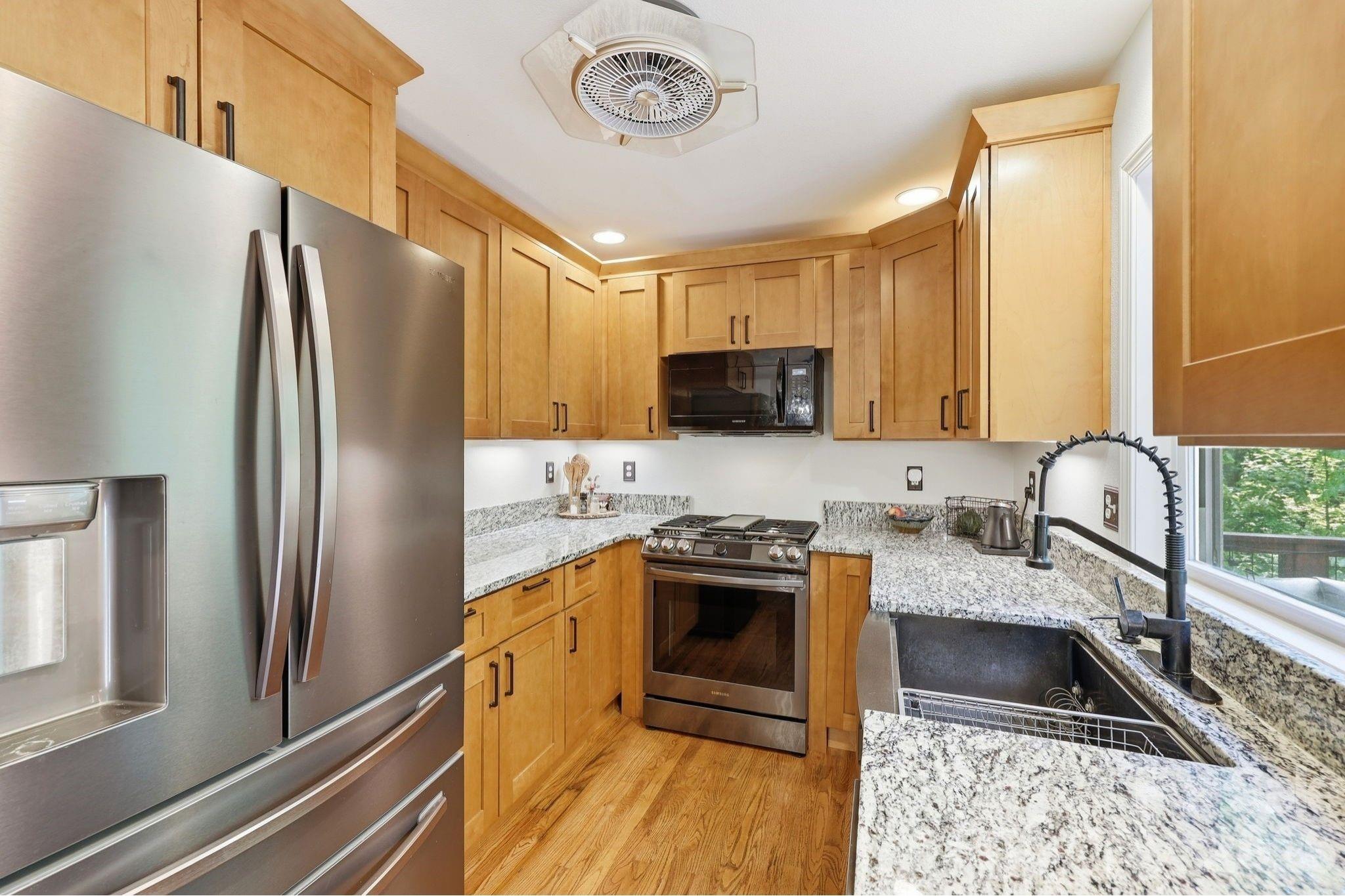 302 Rich Mountain Road — Flat Rock