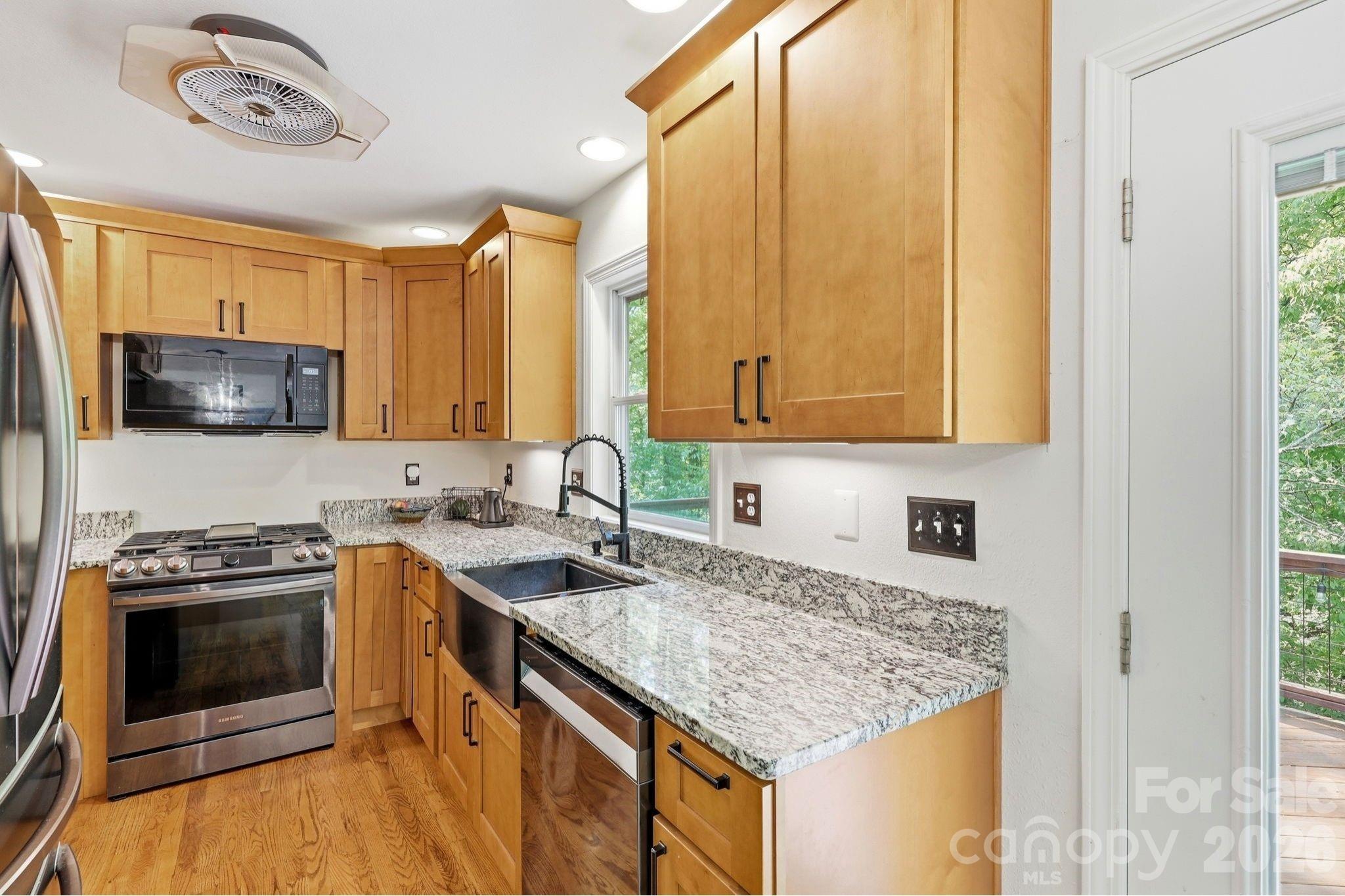 302 Rich Mountain Road — Flat Rock