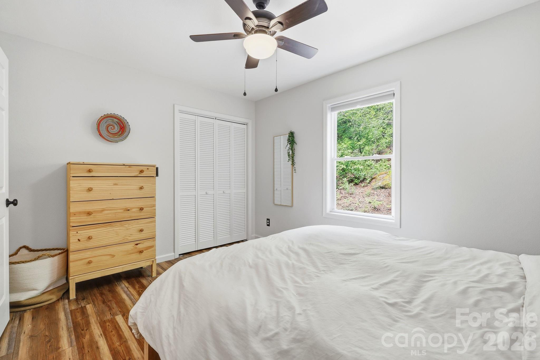 302 Rich Mountain Road — Flat Rock