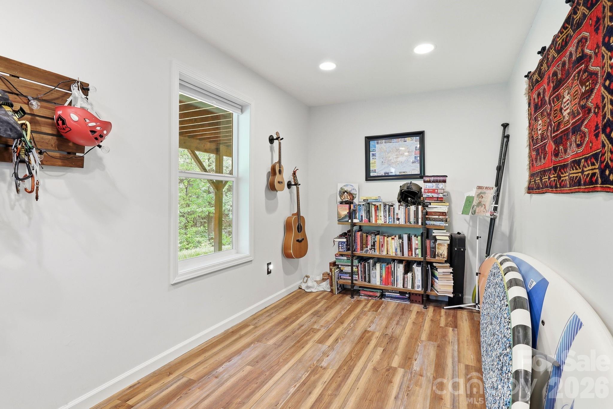 302 Rich Mountain Road — Flat Rock