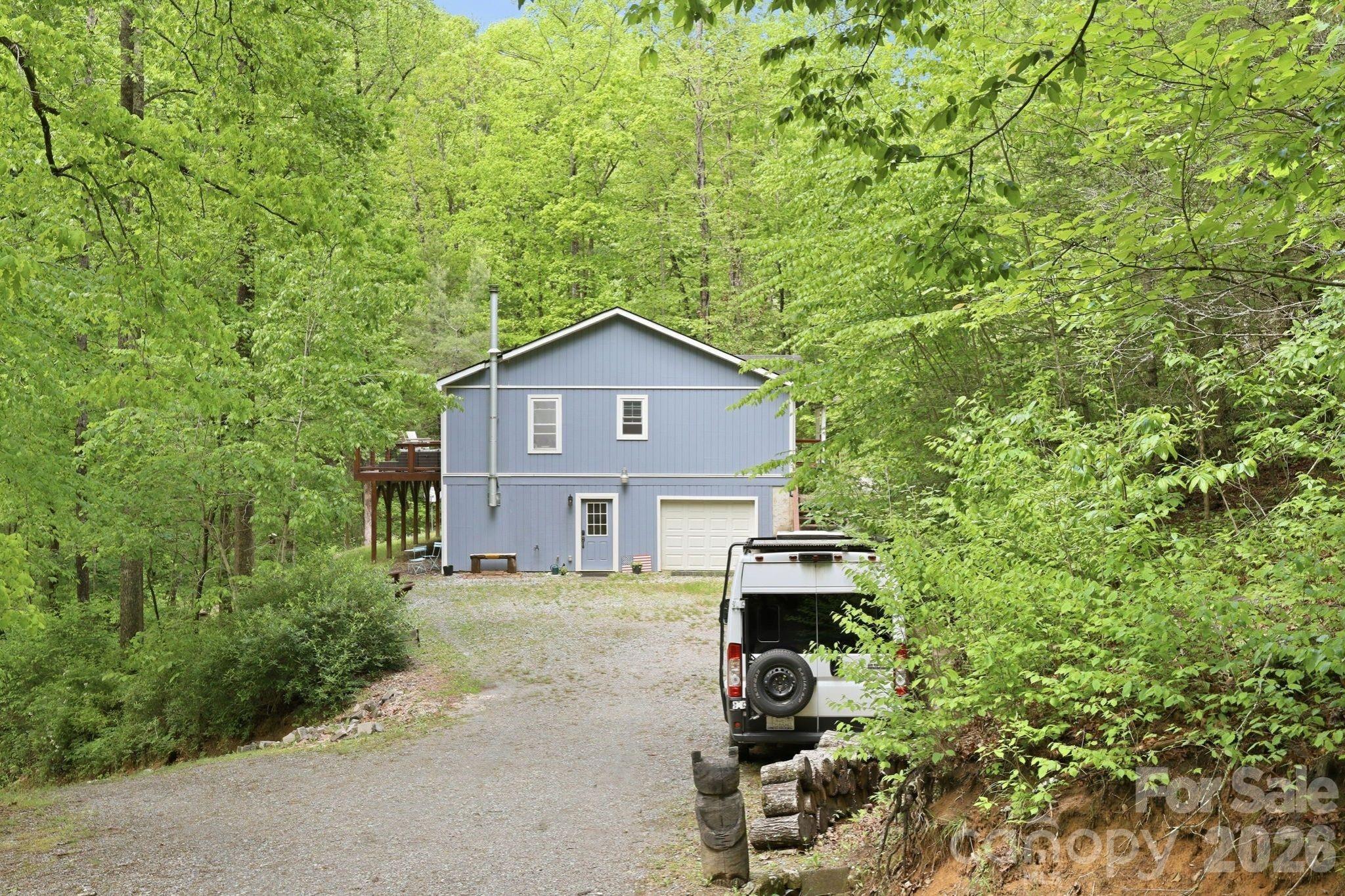 302 Rich Mountain Road — Flat Rock