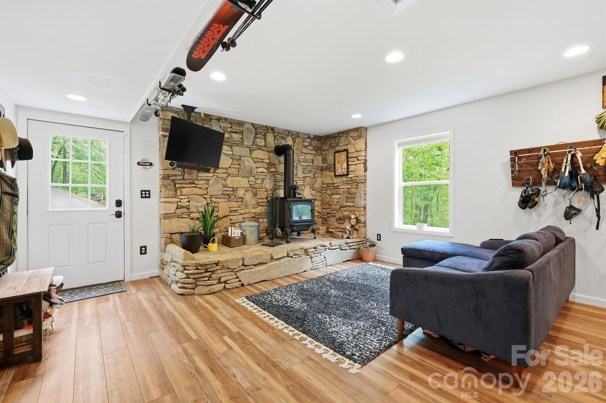 302 Rich Mountain Road — Flat Rock