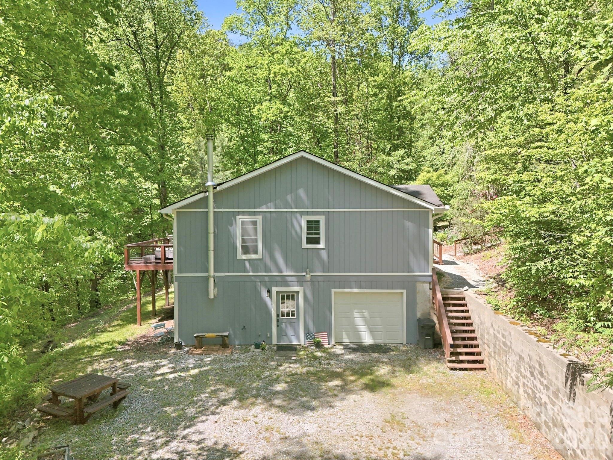 302 Rich Mountain Road — Flat Rock