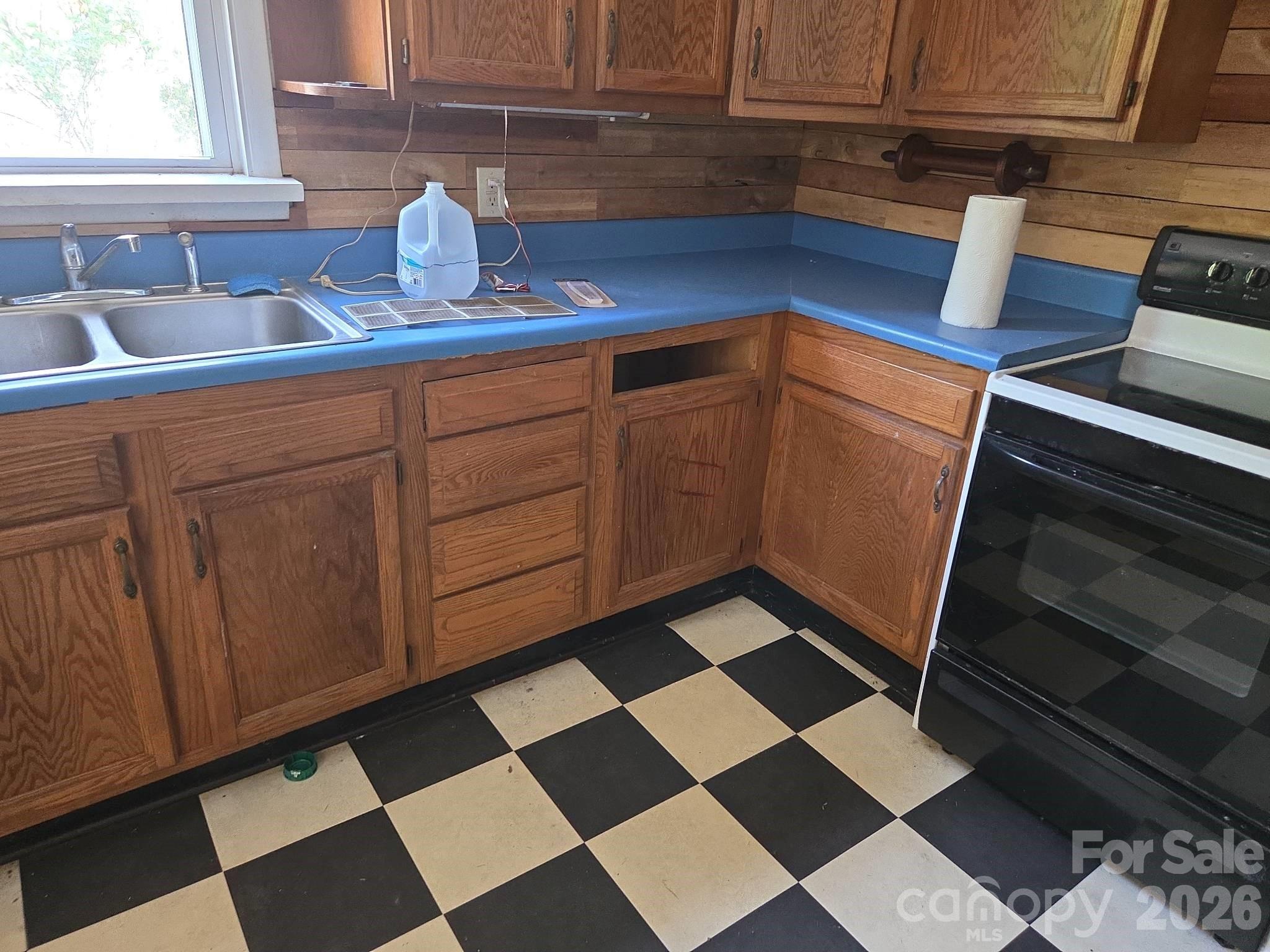 208 Mckinnish Cove Road — Asheville