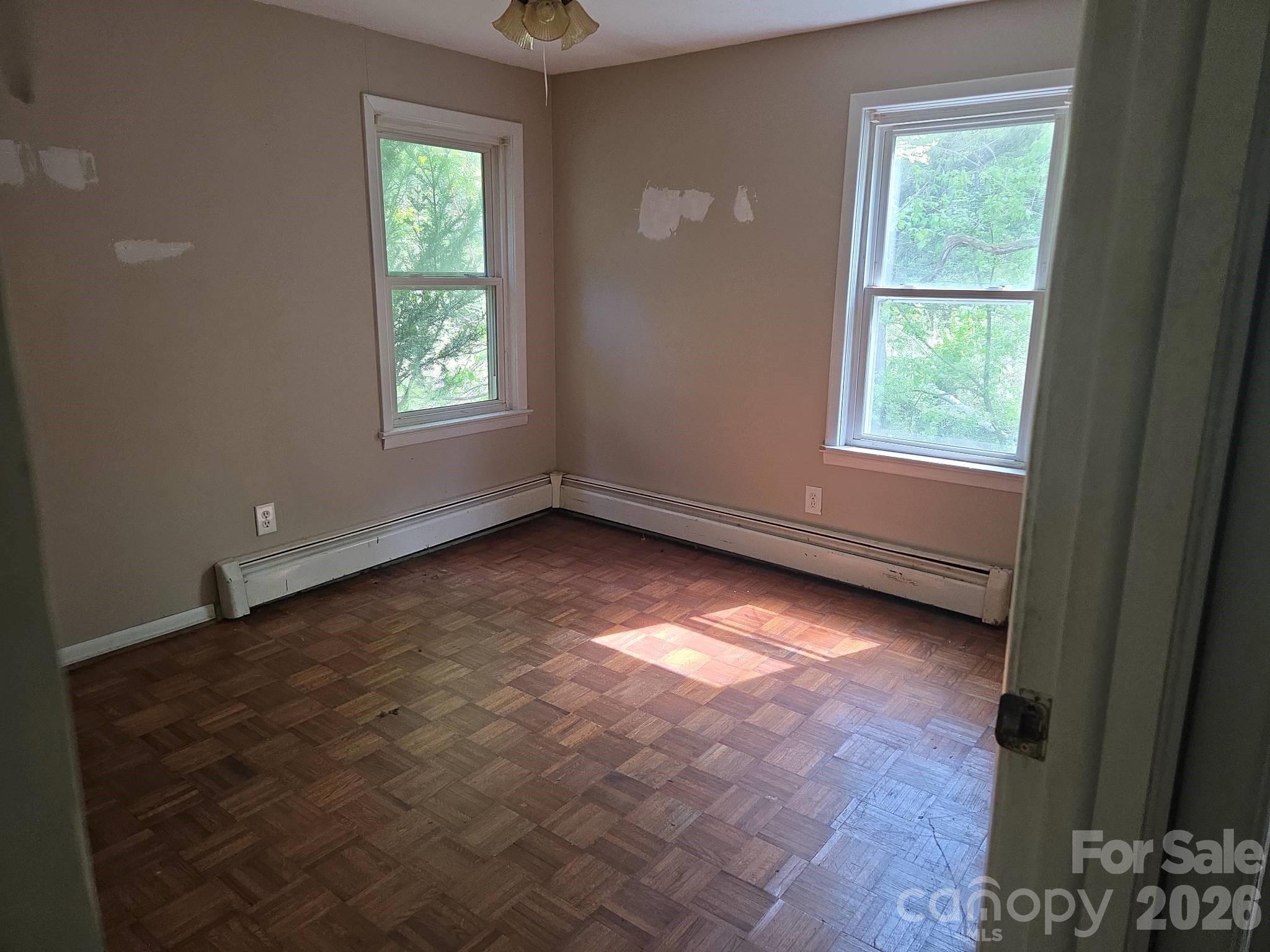 208 Mckinnish Cove Road — Asheville