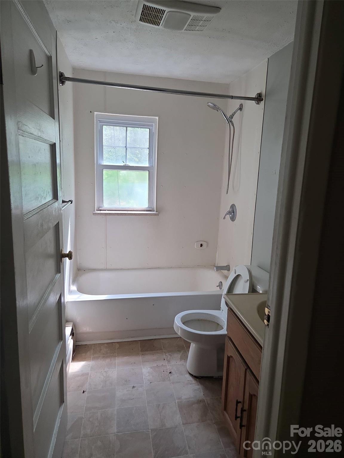 208 Mckinnish Cove Road — Asheville