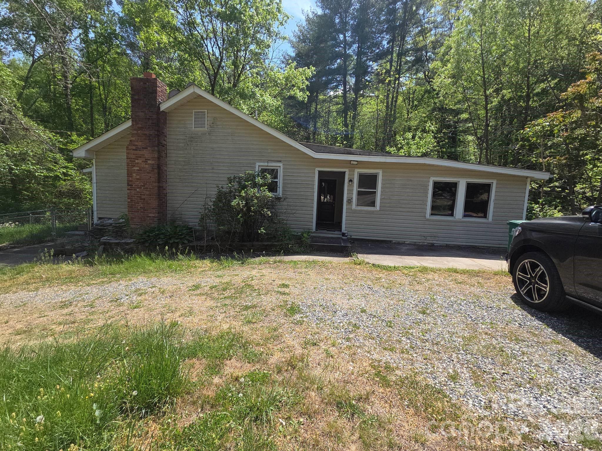 208 Mckinnish Cove Road — Asheville