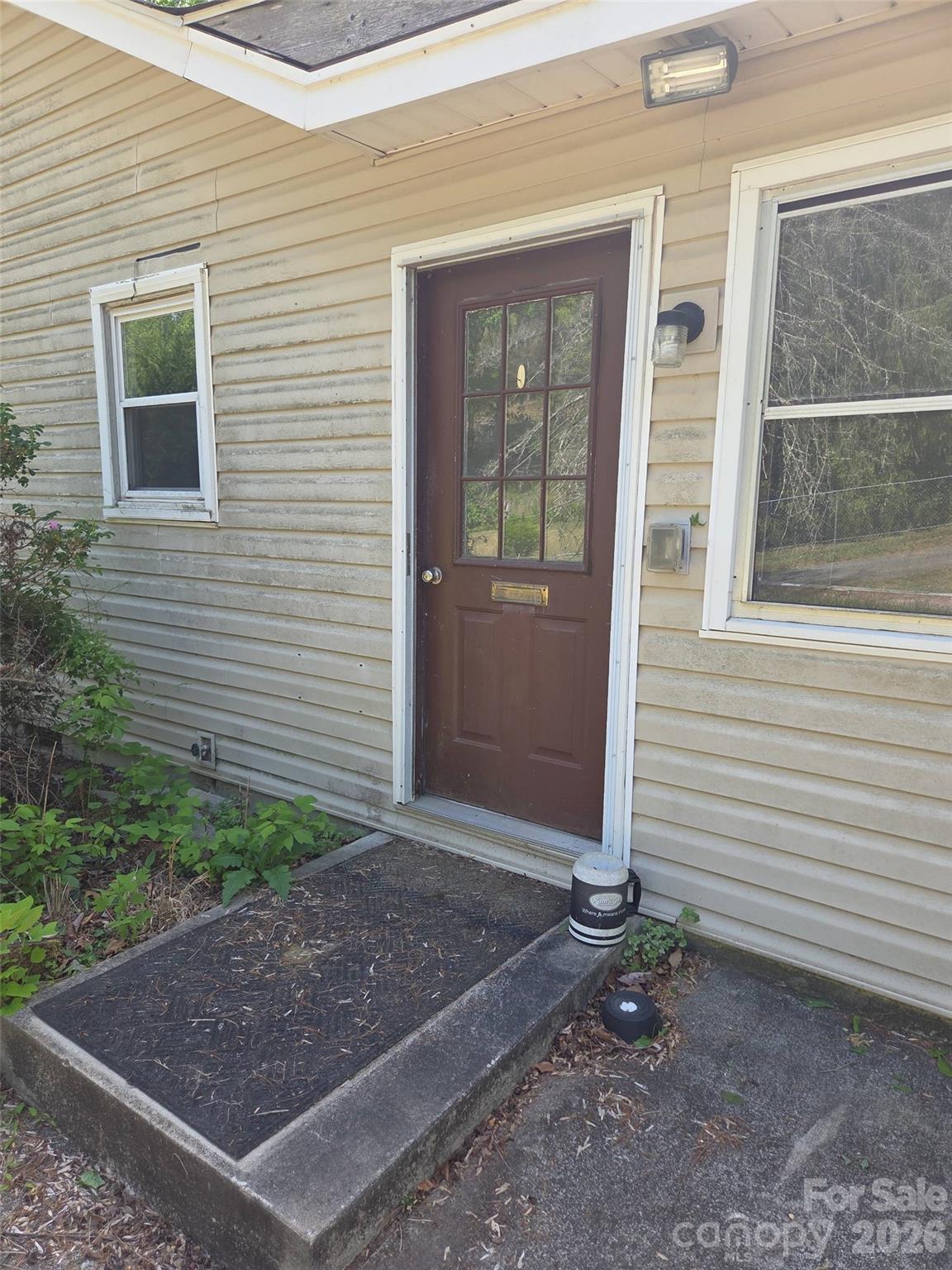 208 Mckinnish Cove Road — Asheville