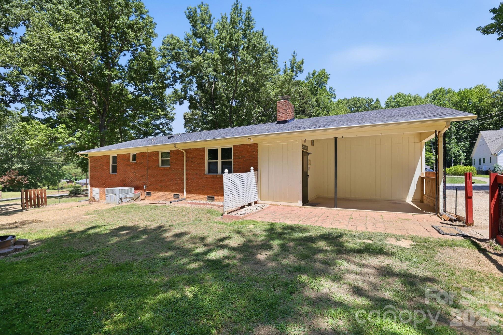 225 Middleton Avenue — Matthews