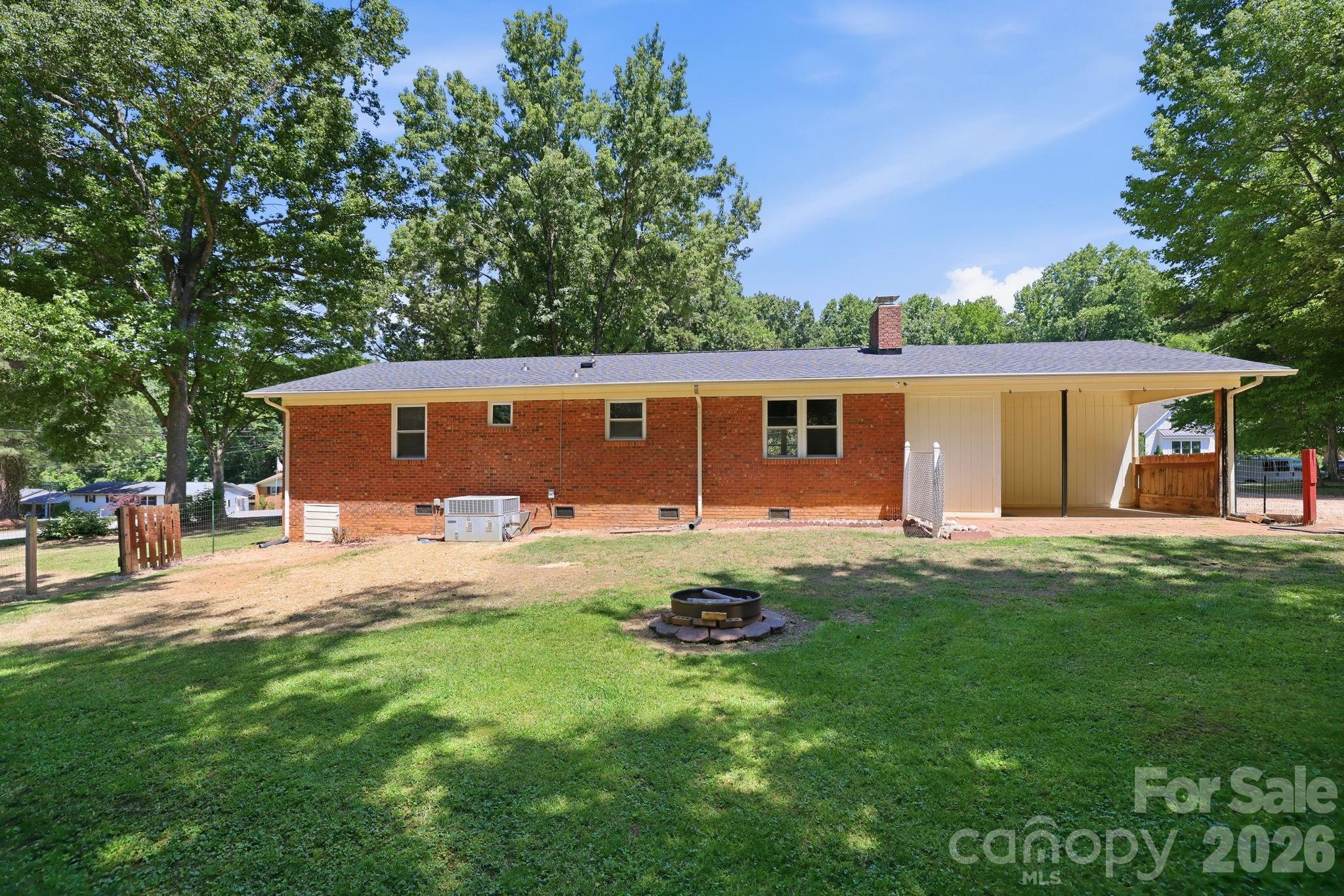 225 Middleton Avenue — Matthews