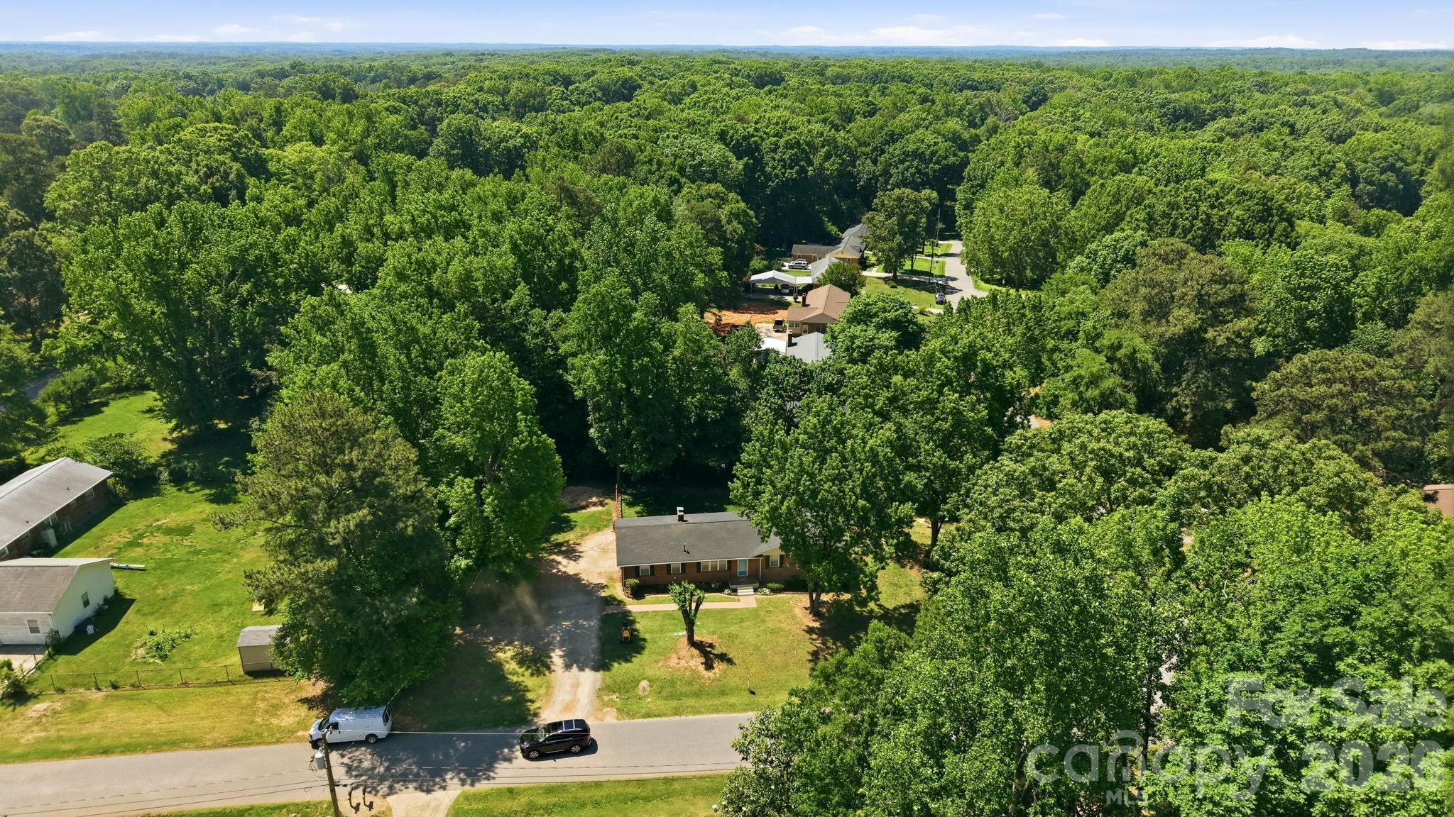 225 Middleton Avenue — Matthews