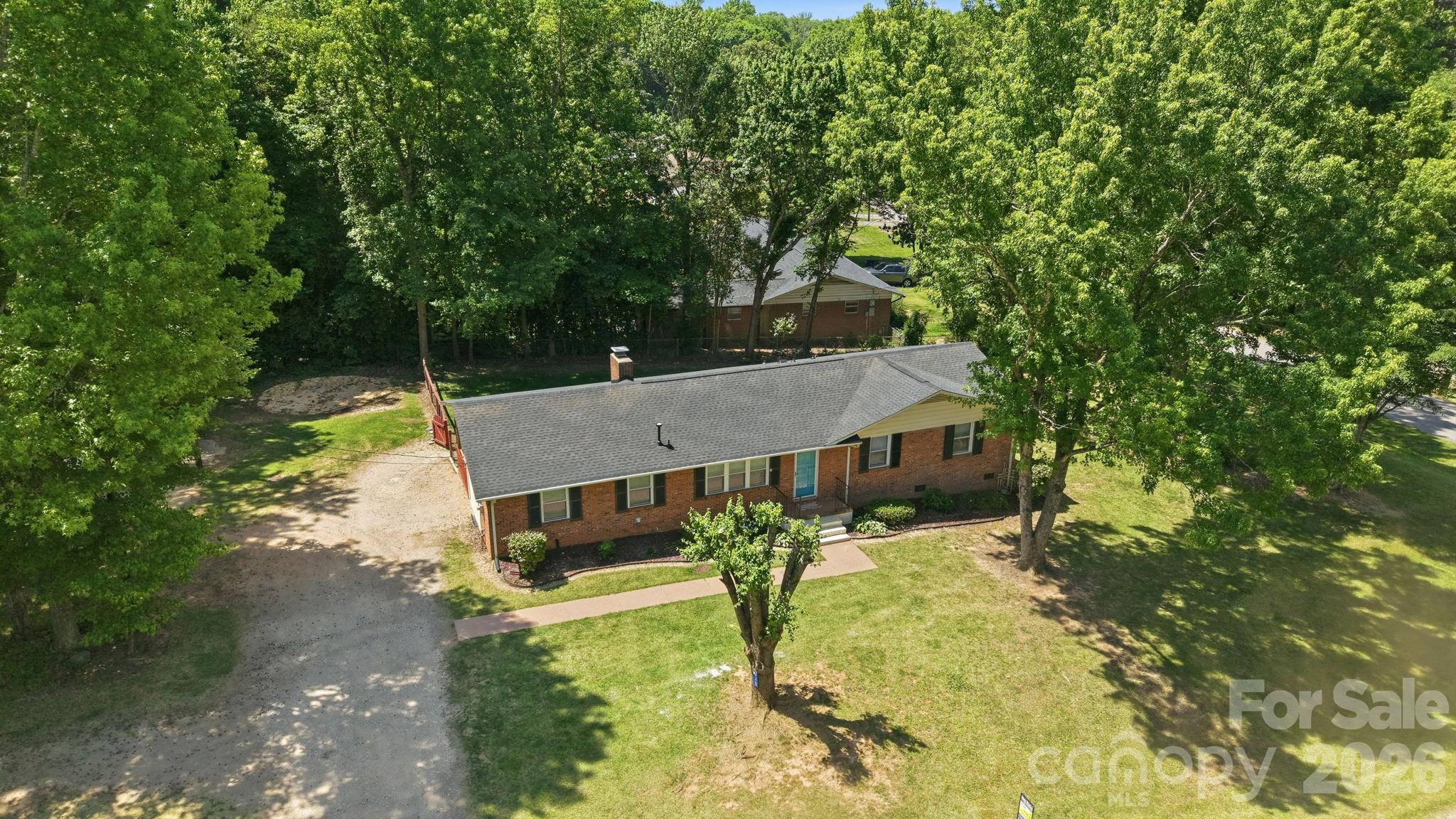 225 Middleton Avenue — Matthews