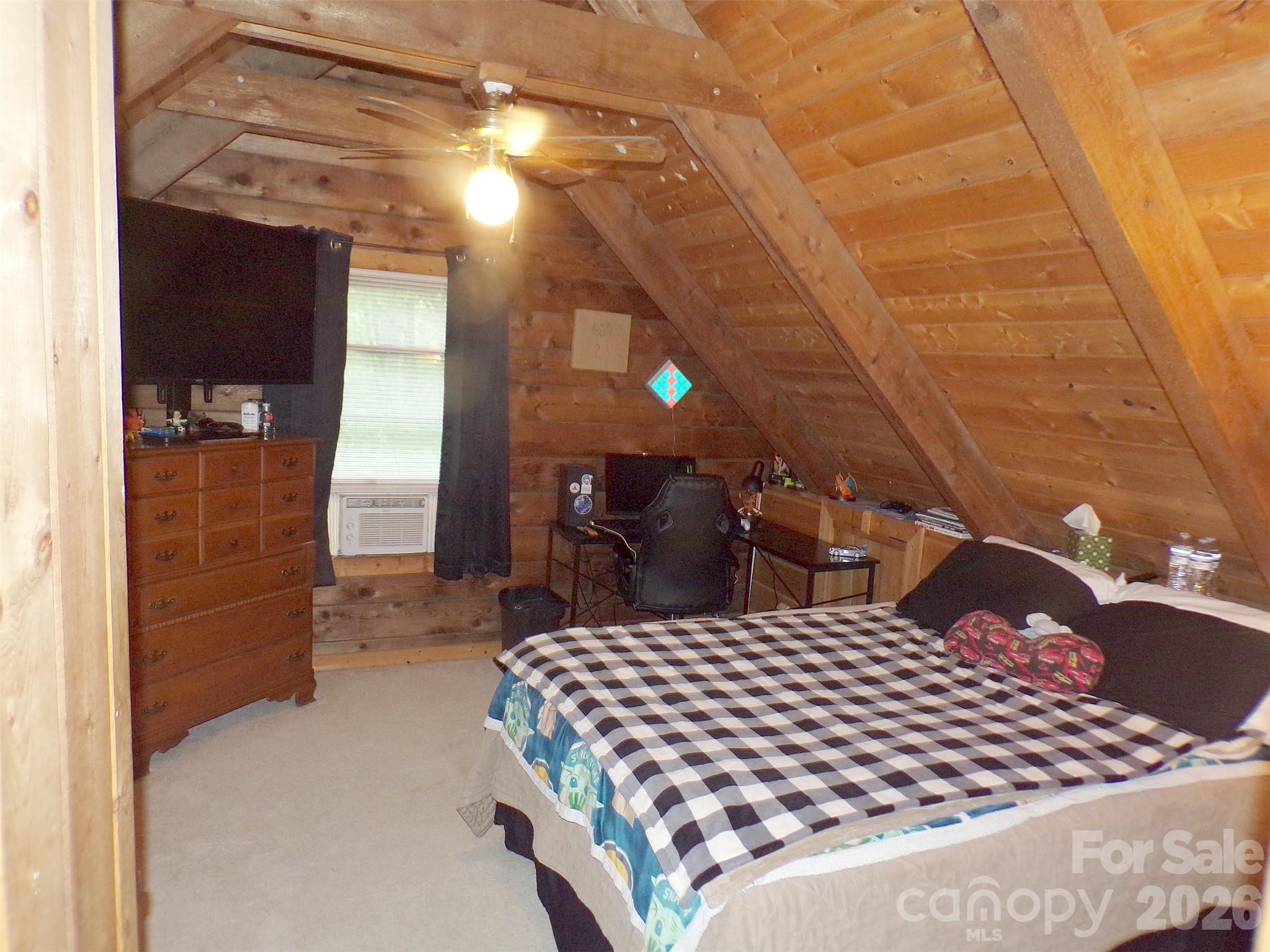 216 Paradise Road — Hendersonville