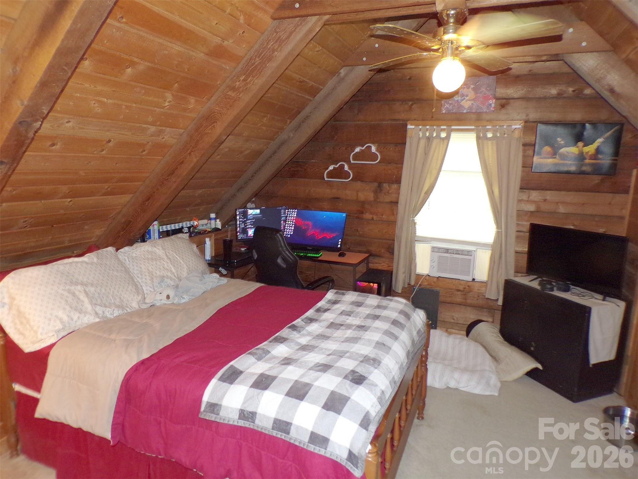 216 Paradise Road — Hendersonville