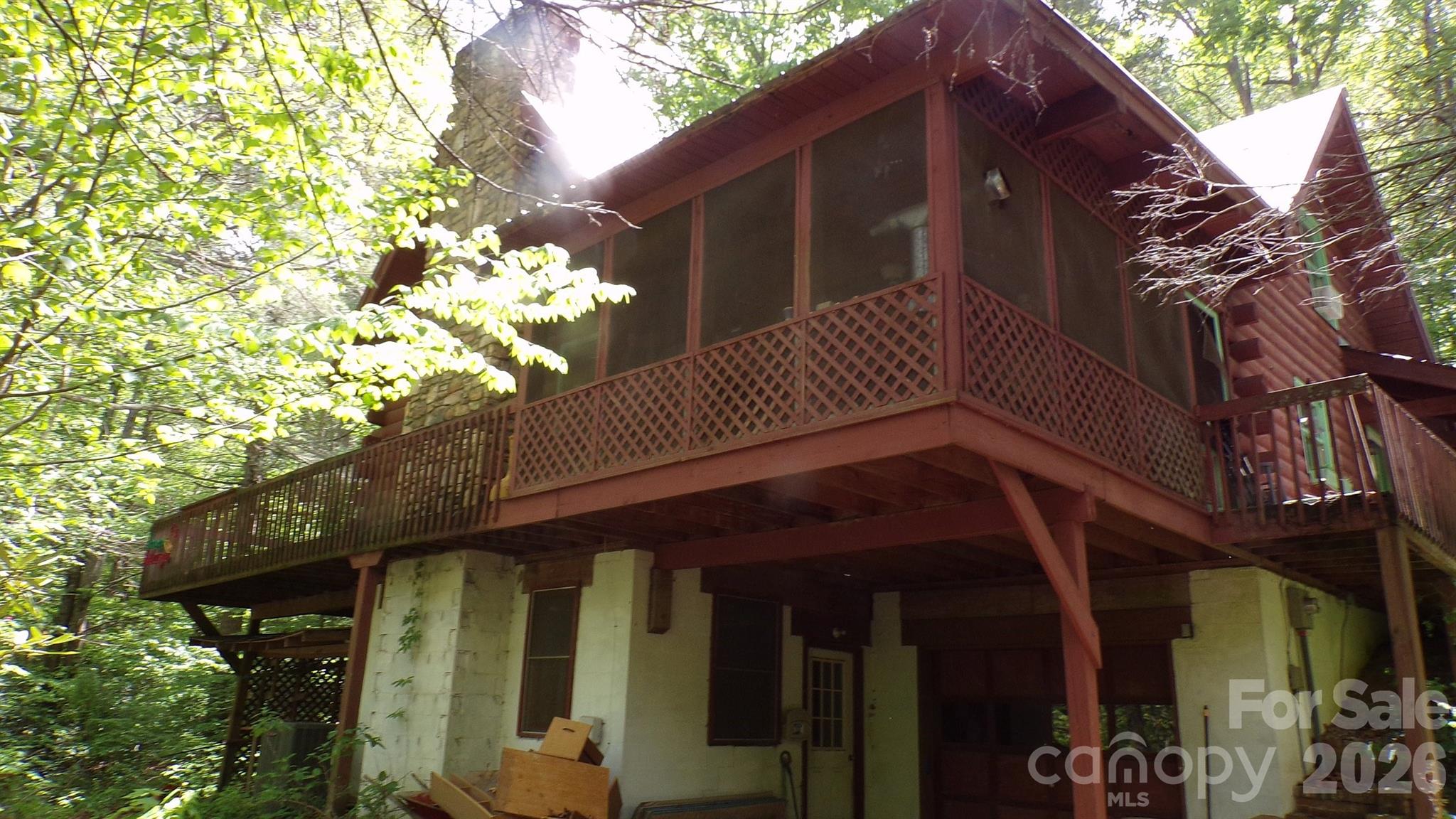 216 Paradise Road — Hendersonville