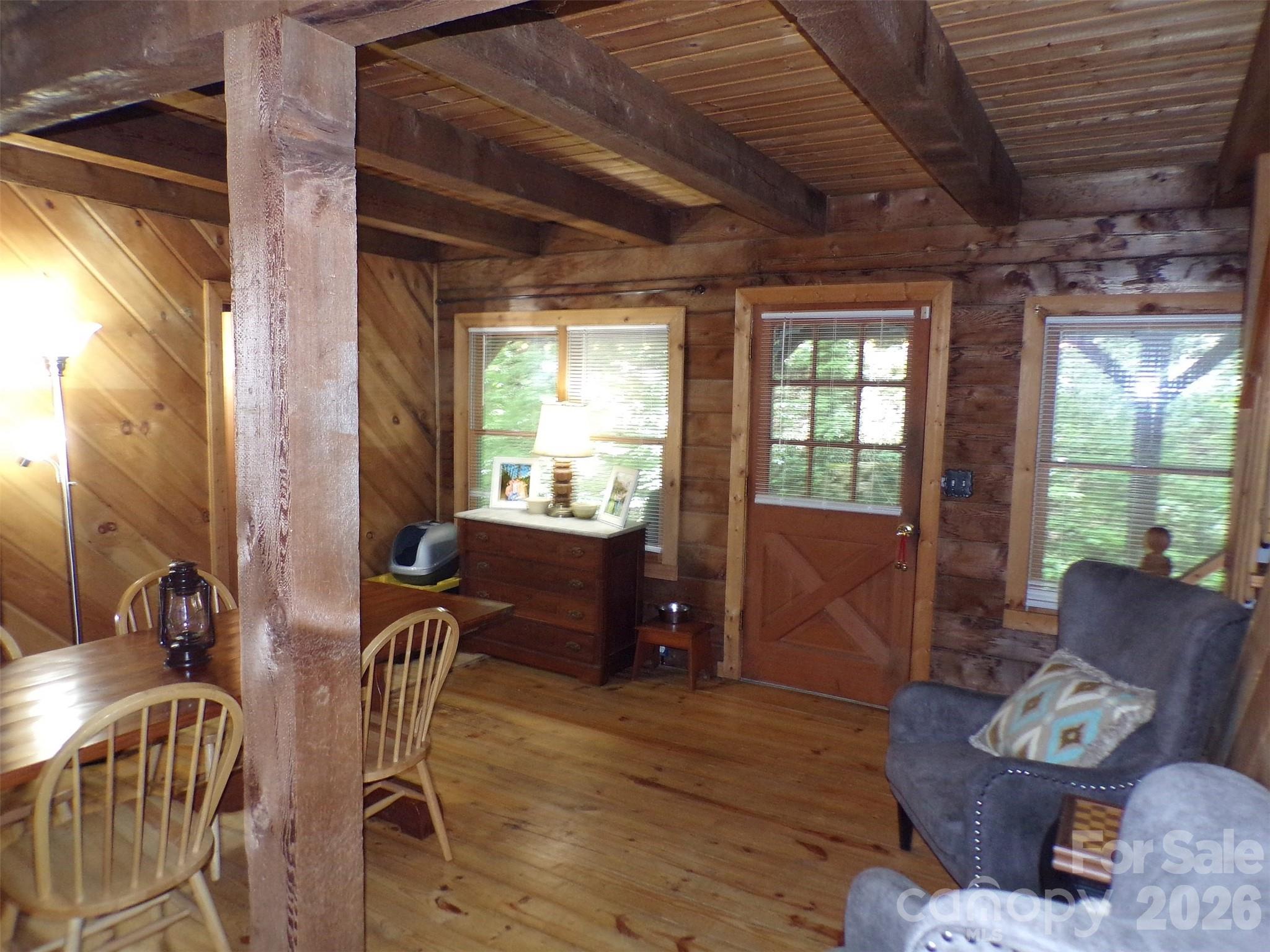 216 Paradise Road — Hendersonville