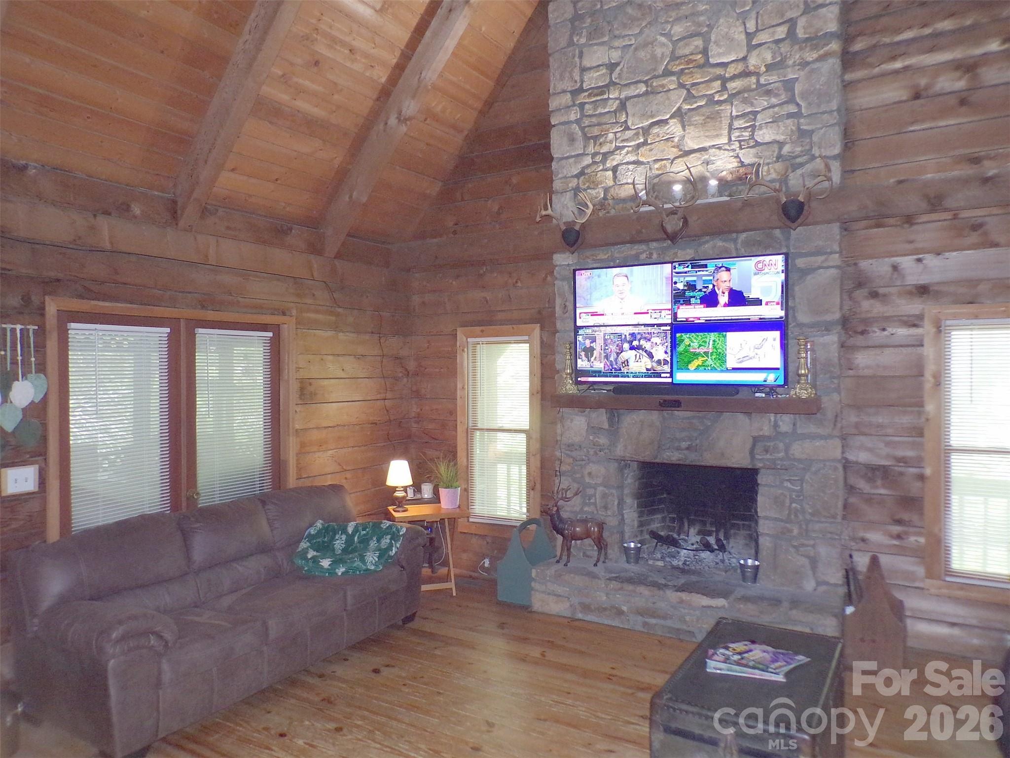 216 Paradise Road — Hendersonville
