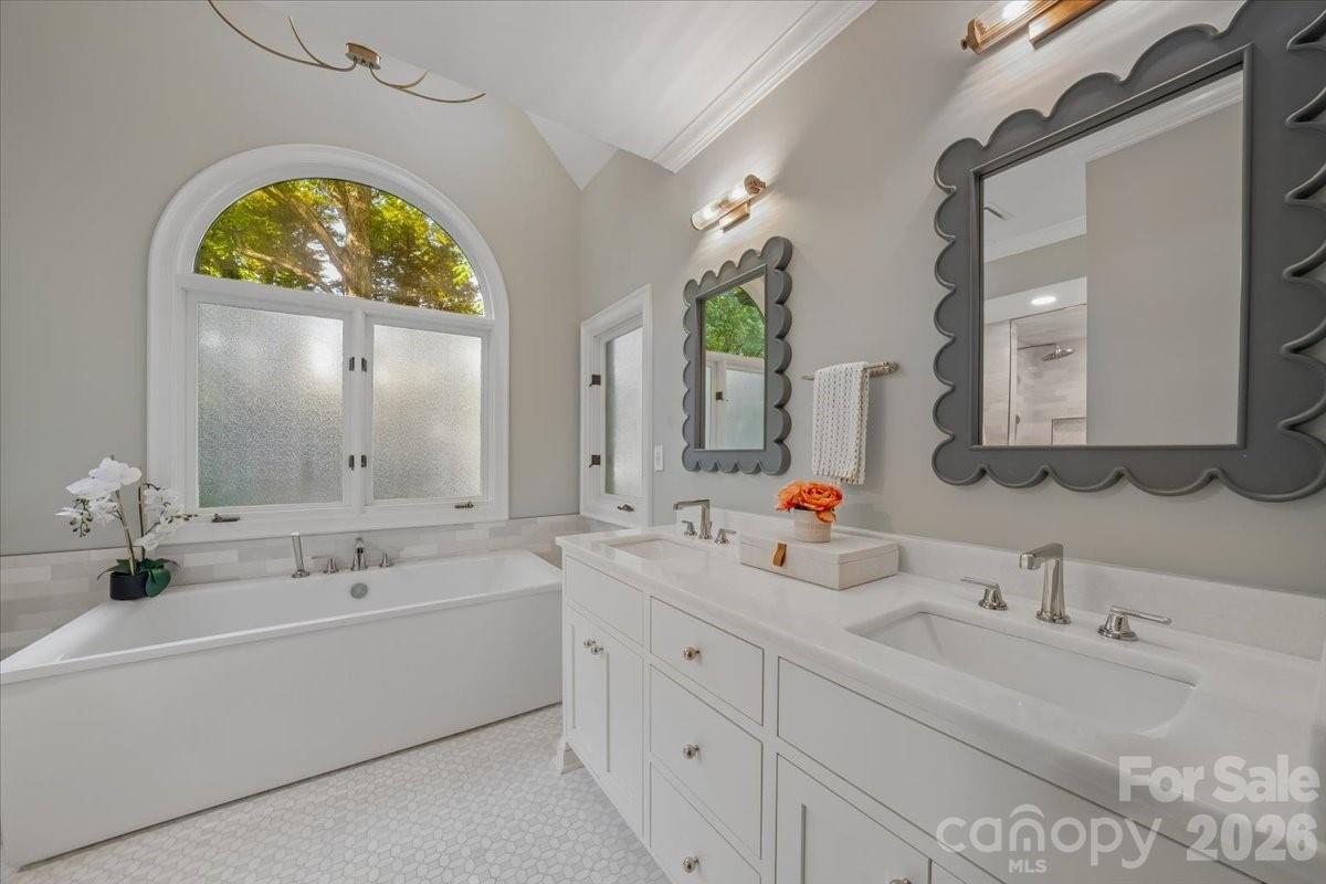 5631 Colony Road — Charlotte