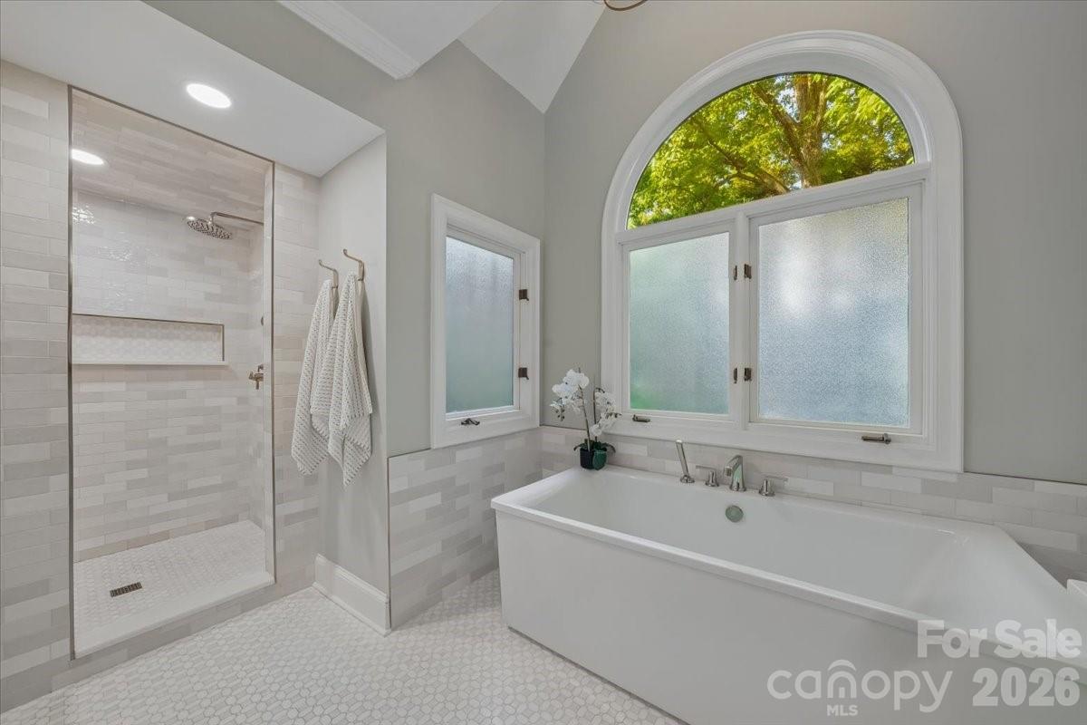 5631 Colony Road — Charlotte