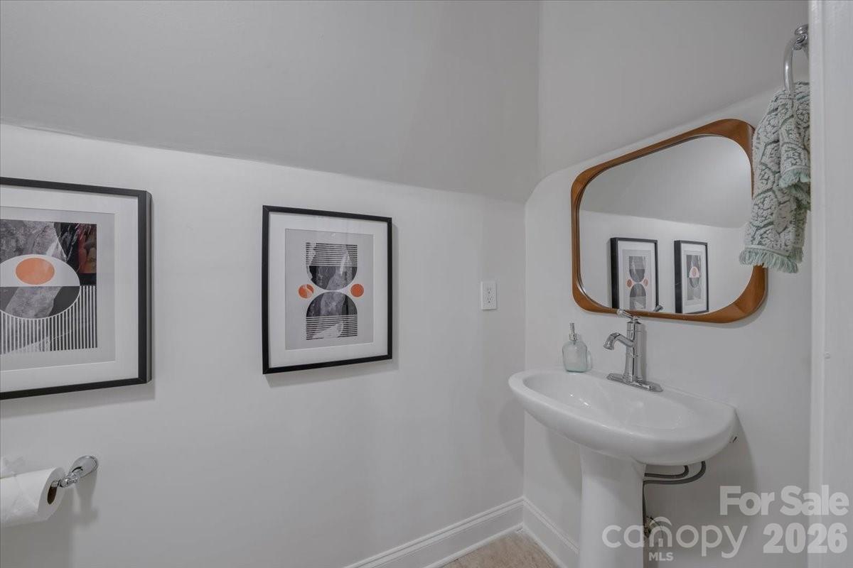 5631 Colony Road — Charlotte