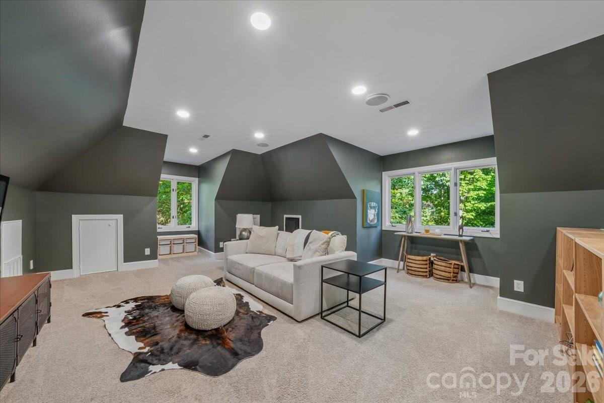 5631 Colony Road — Charlotte