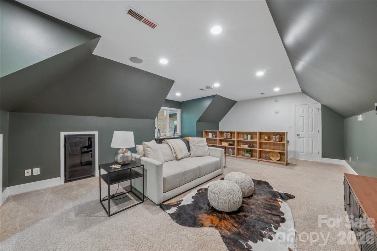 5631 Colony Road — Charlotte