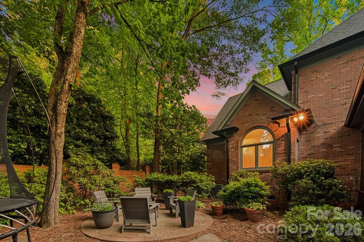 5631 Colony Road — Charlotte