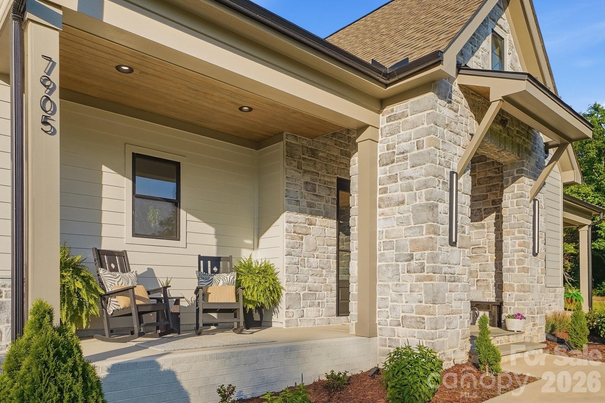 7905 Elegant Estates Drive — Mount Pleasant