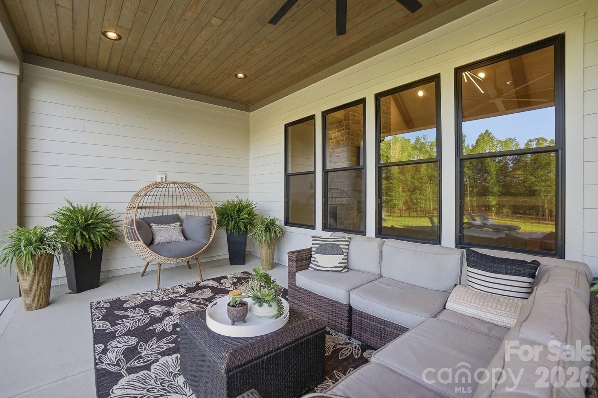 7905 Elegant Estates Drive — Mount Pleasant