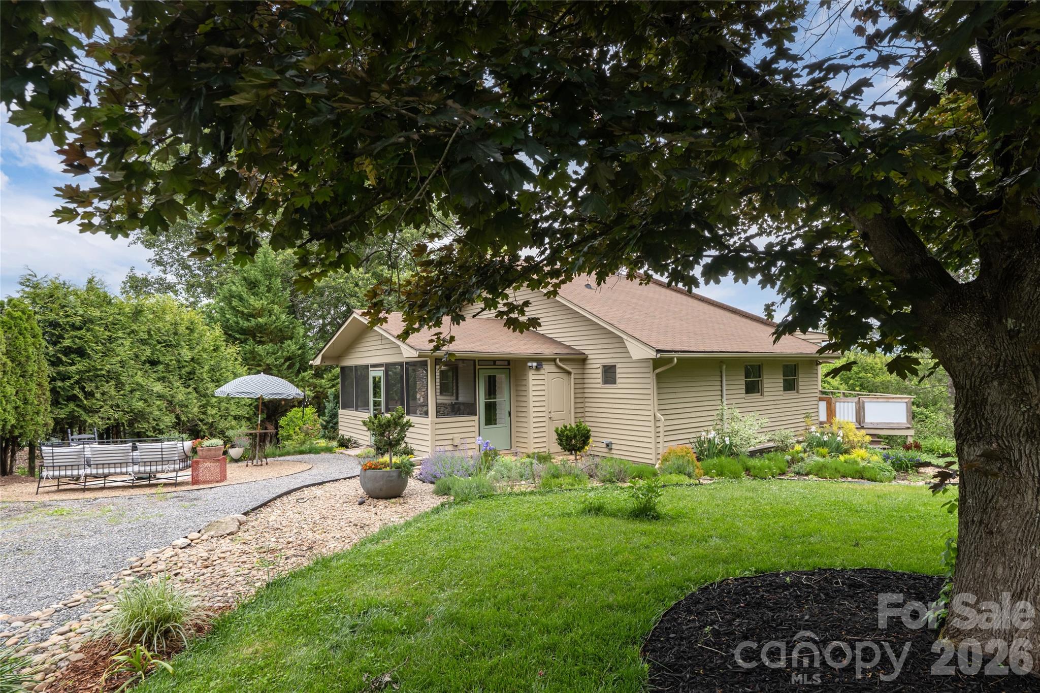 56 Donna Lane — Alexander