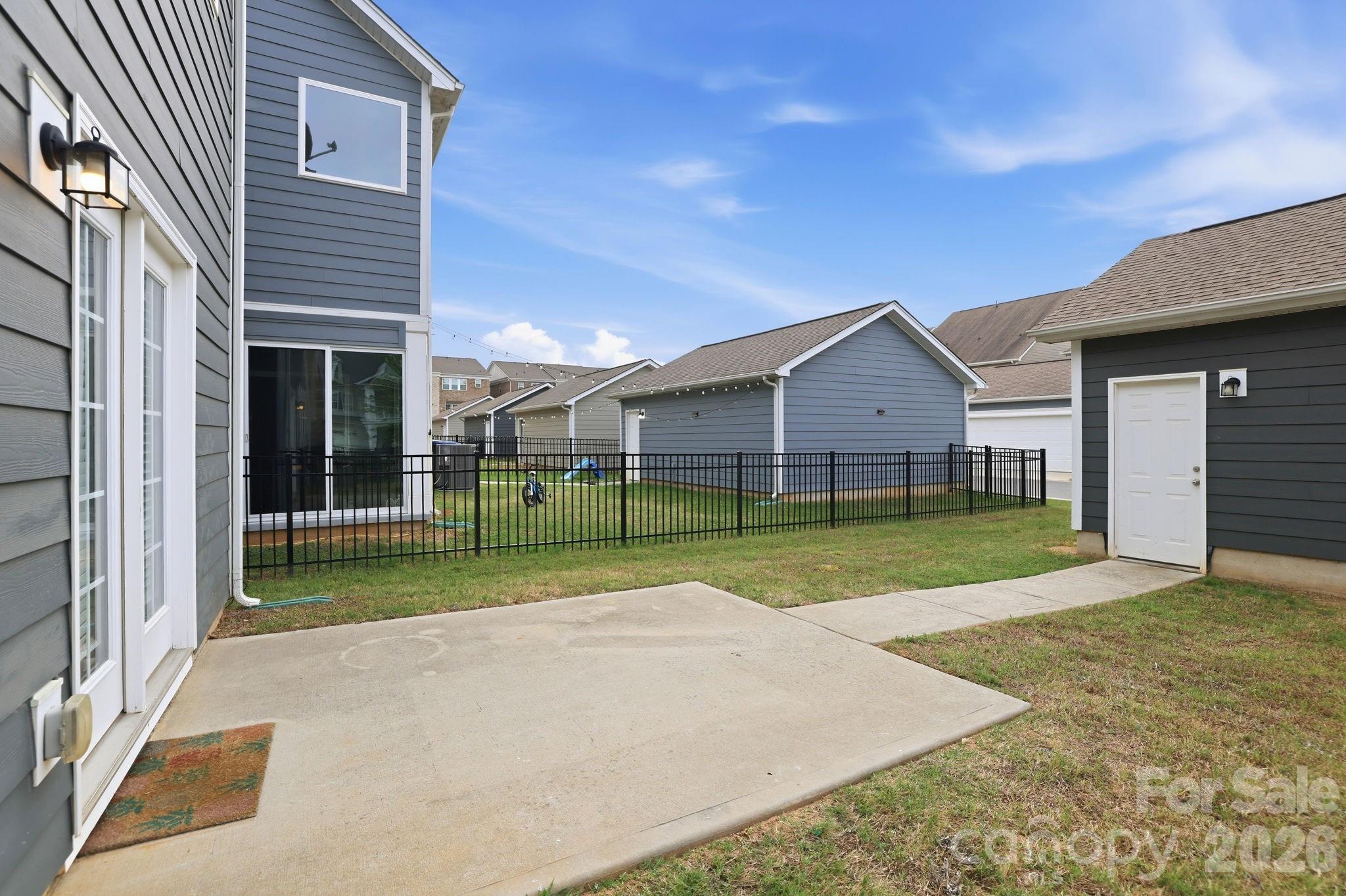 8123 Cornhill Avenue — Charlotte