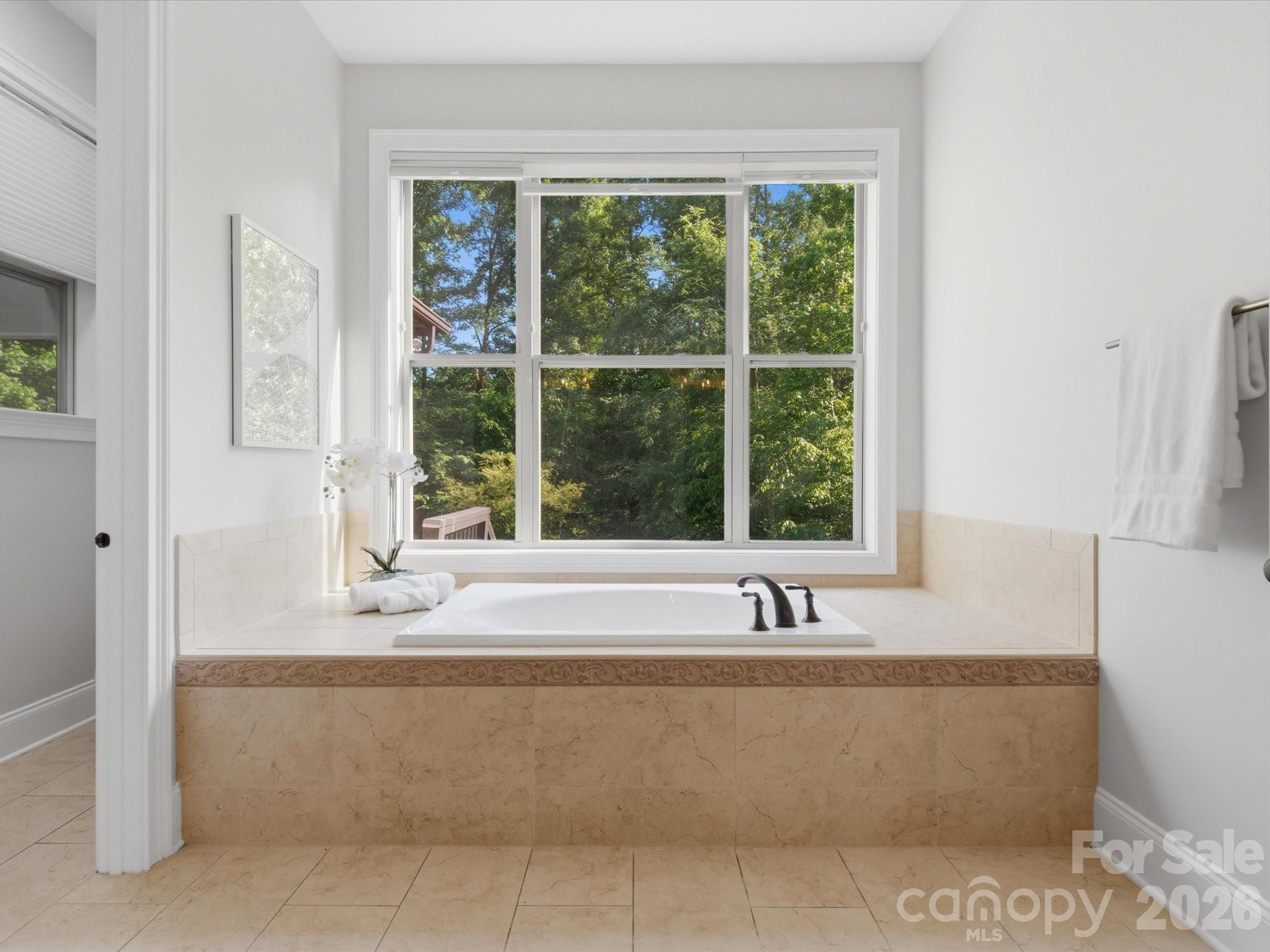 1126 Bromley Drive — Matthews