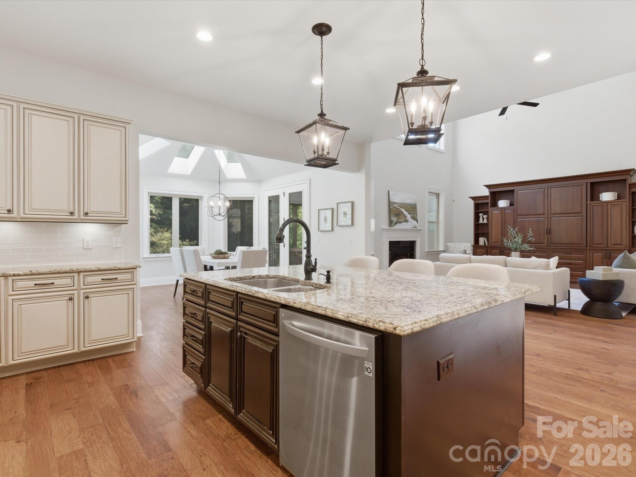 1126 Bromley Drive — Matthews